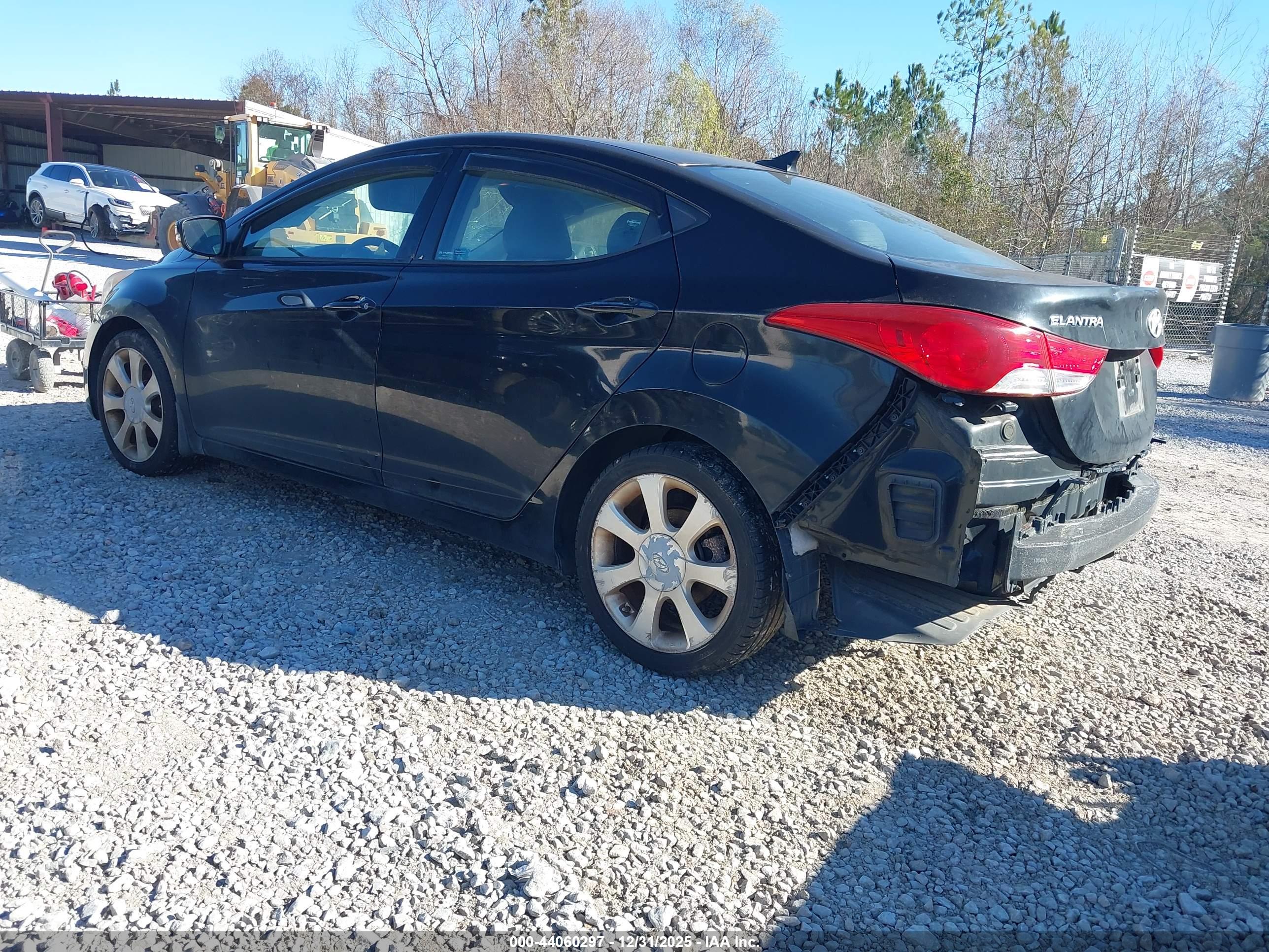 HYUNDAI ELANTRA image 3