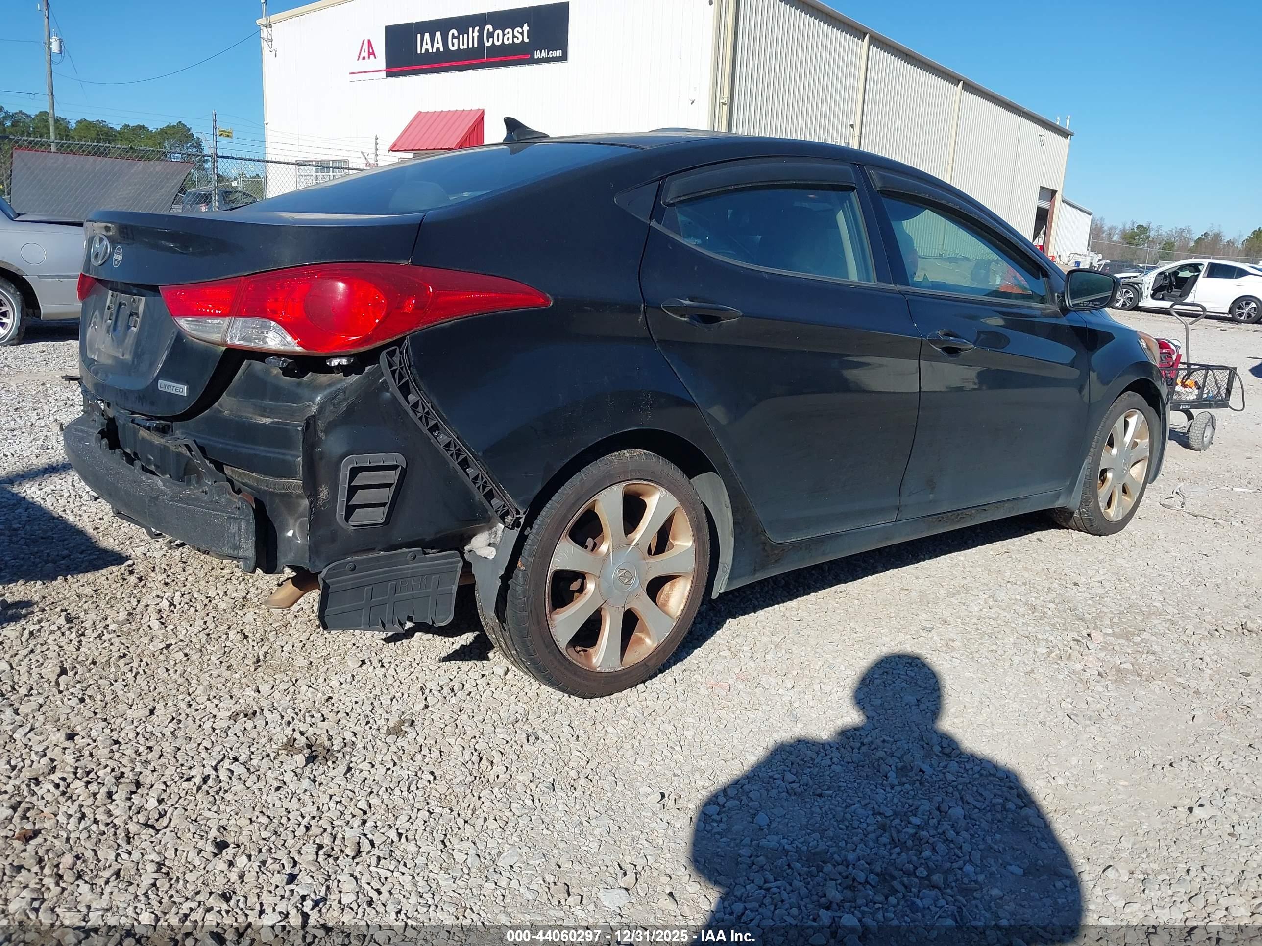 HYUNDAI ELANTRA image 4