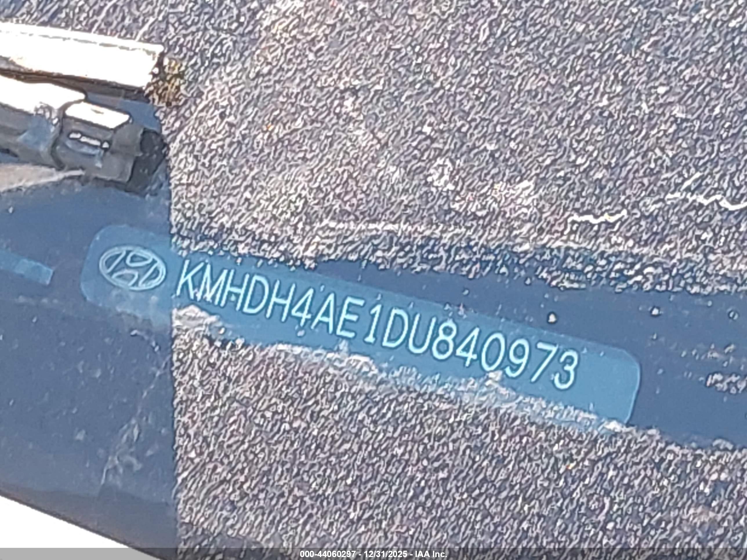 HYUNDAI ELANTRA image 9