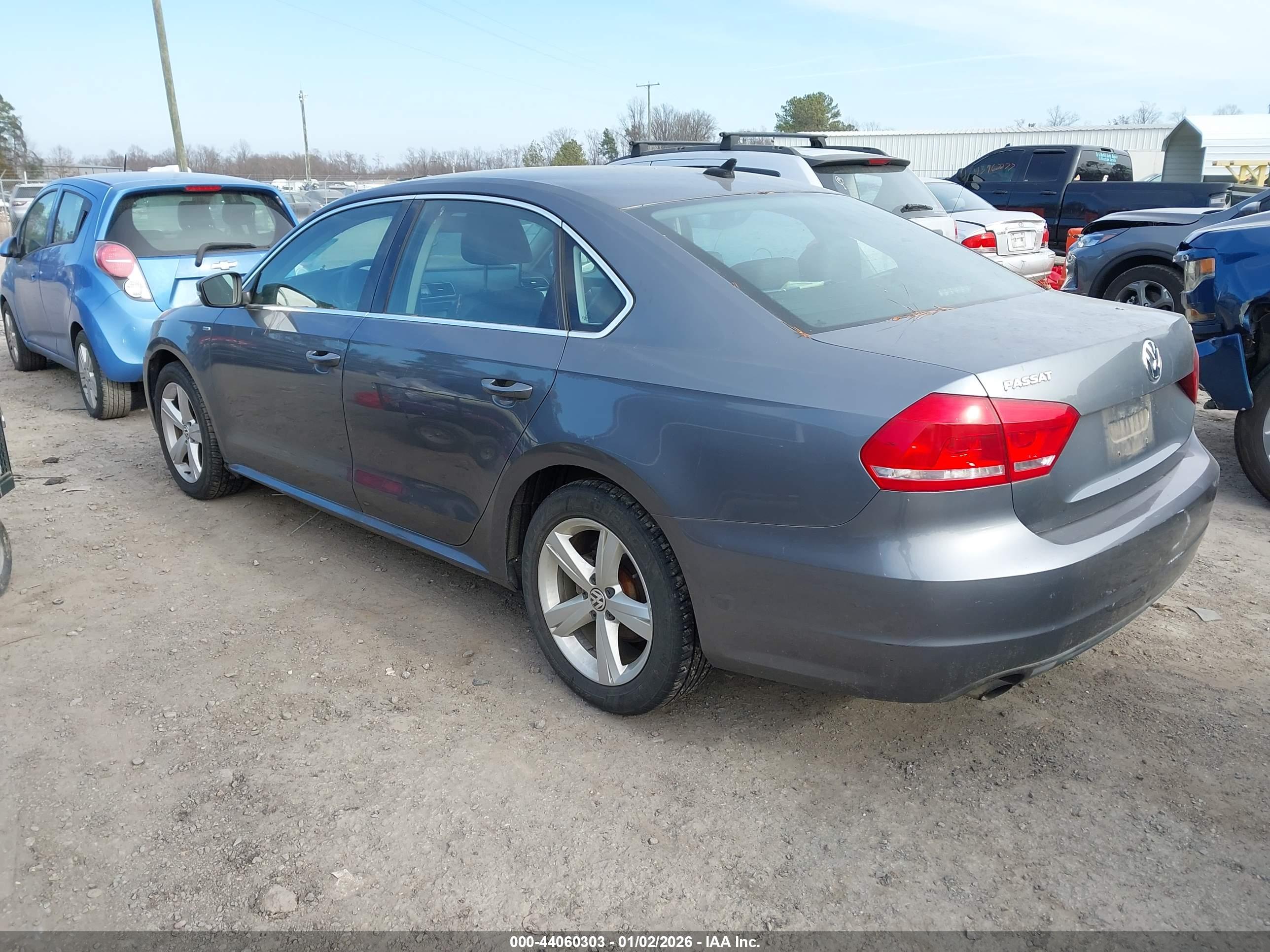 VOLKSWAGEN PASSAT image 3