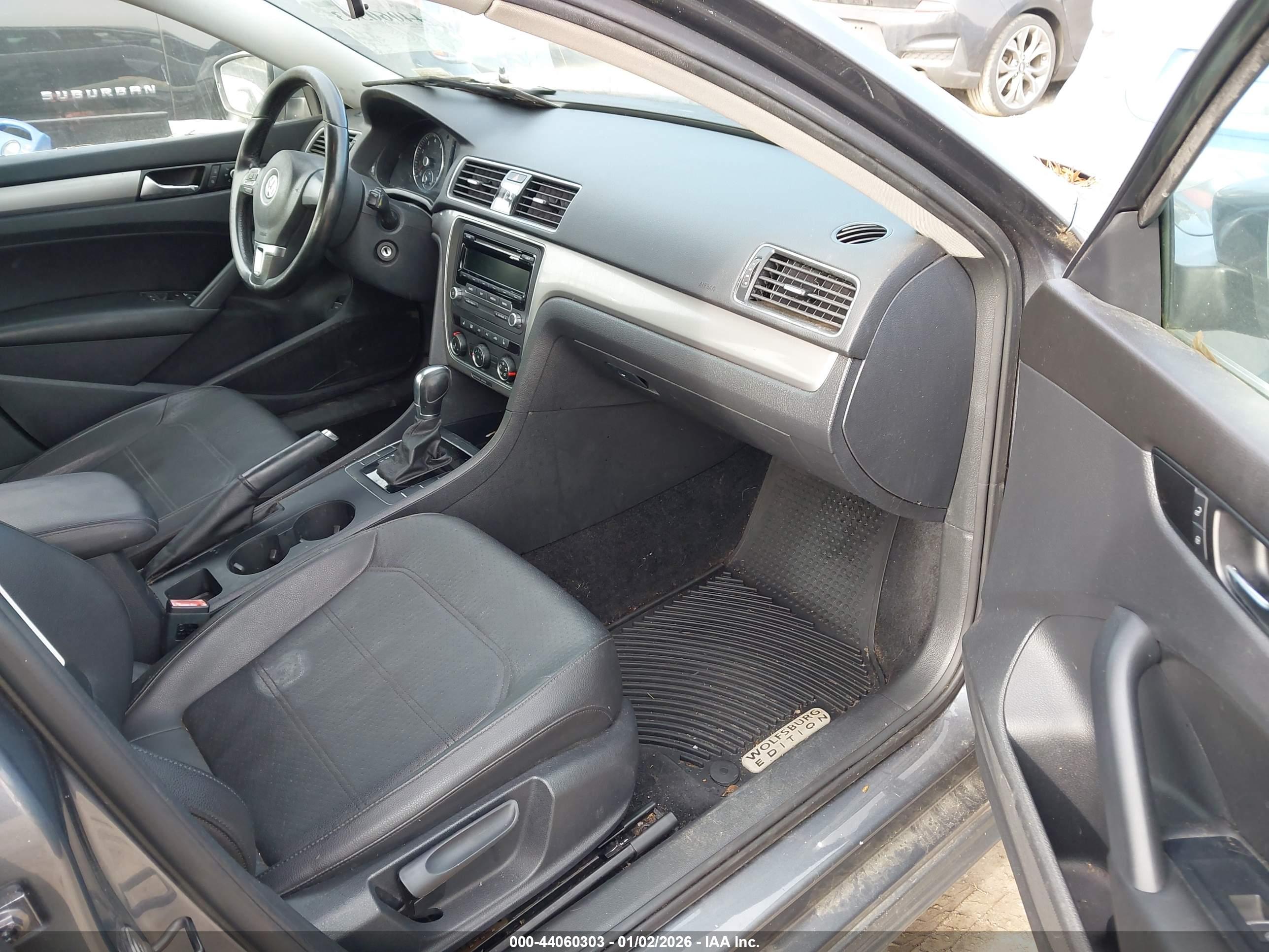 VOLKSWAGEN PASSAT image 5