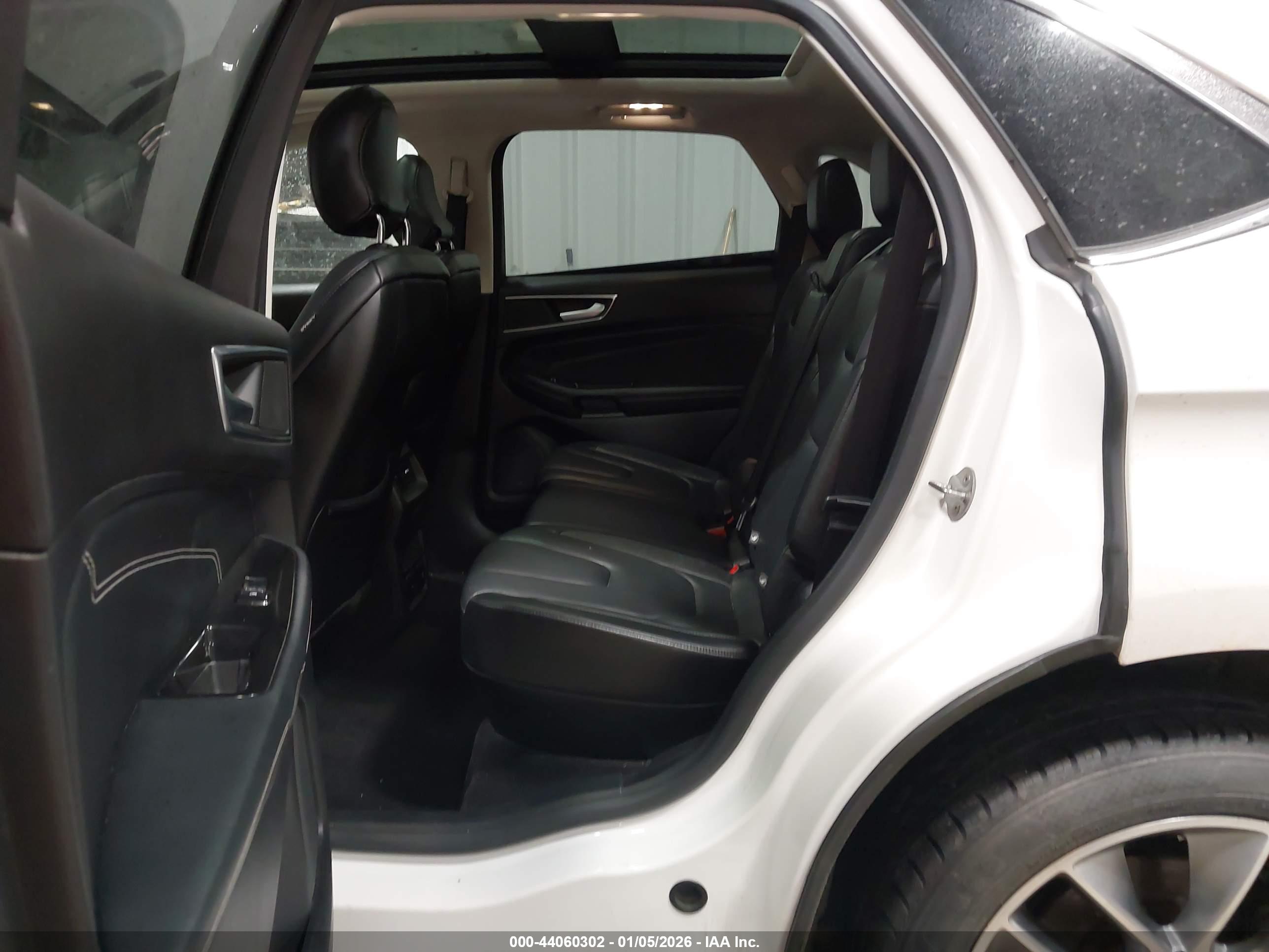 FORD EDGE image 8