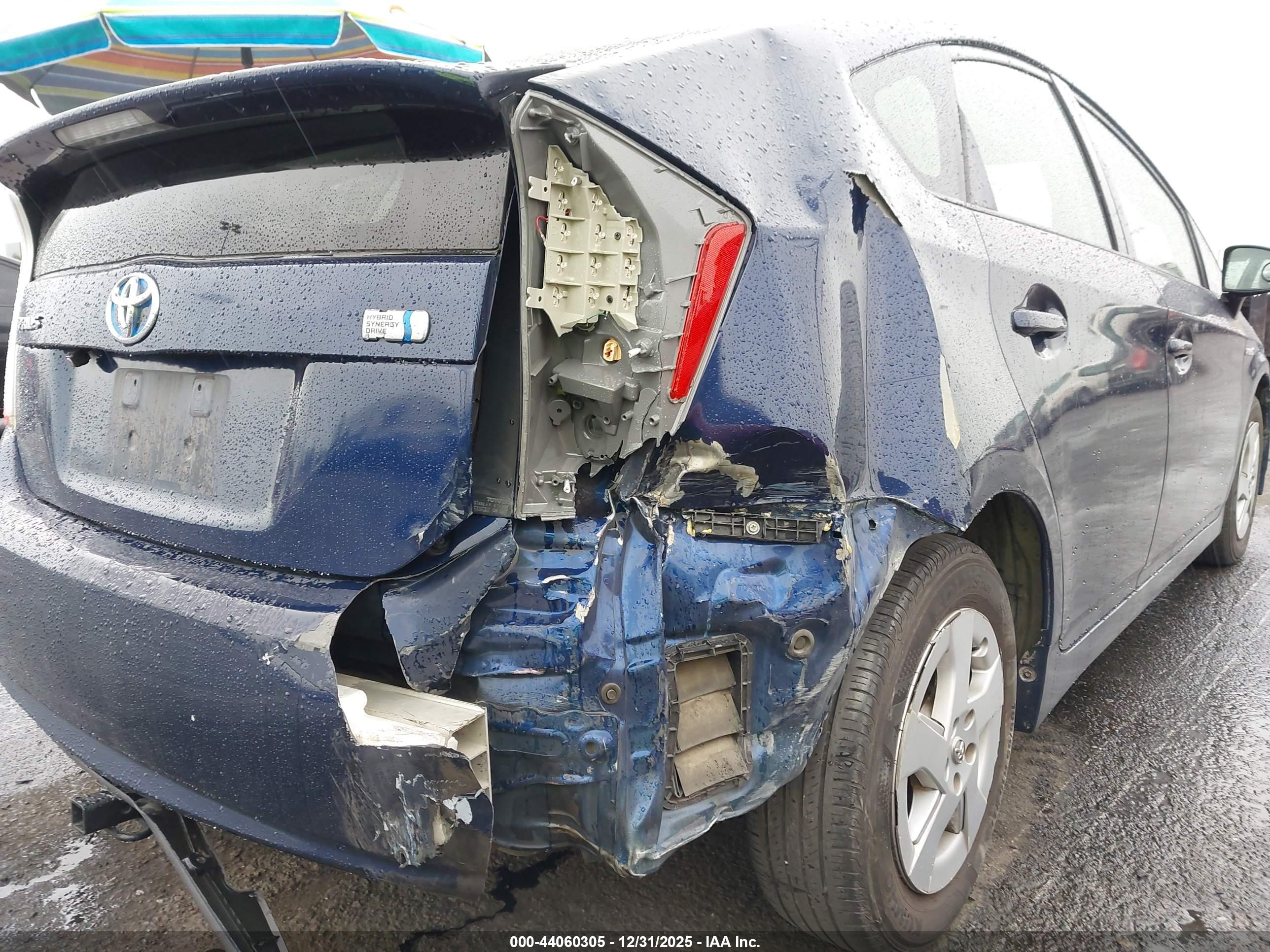 TOYOTA PRIUS image 6