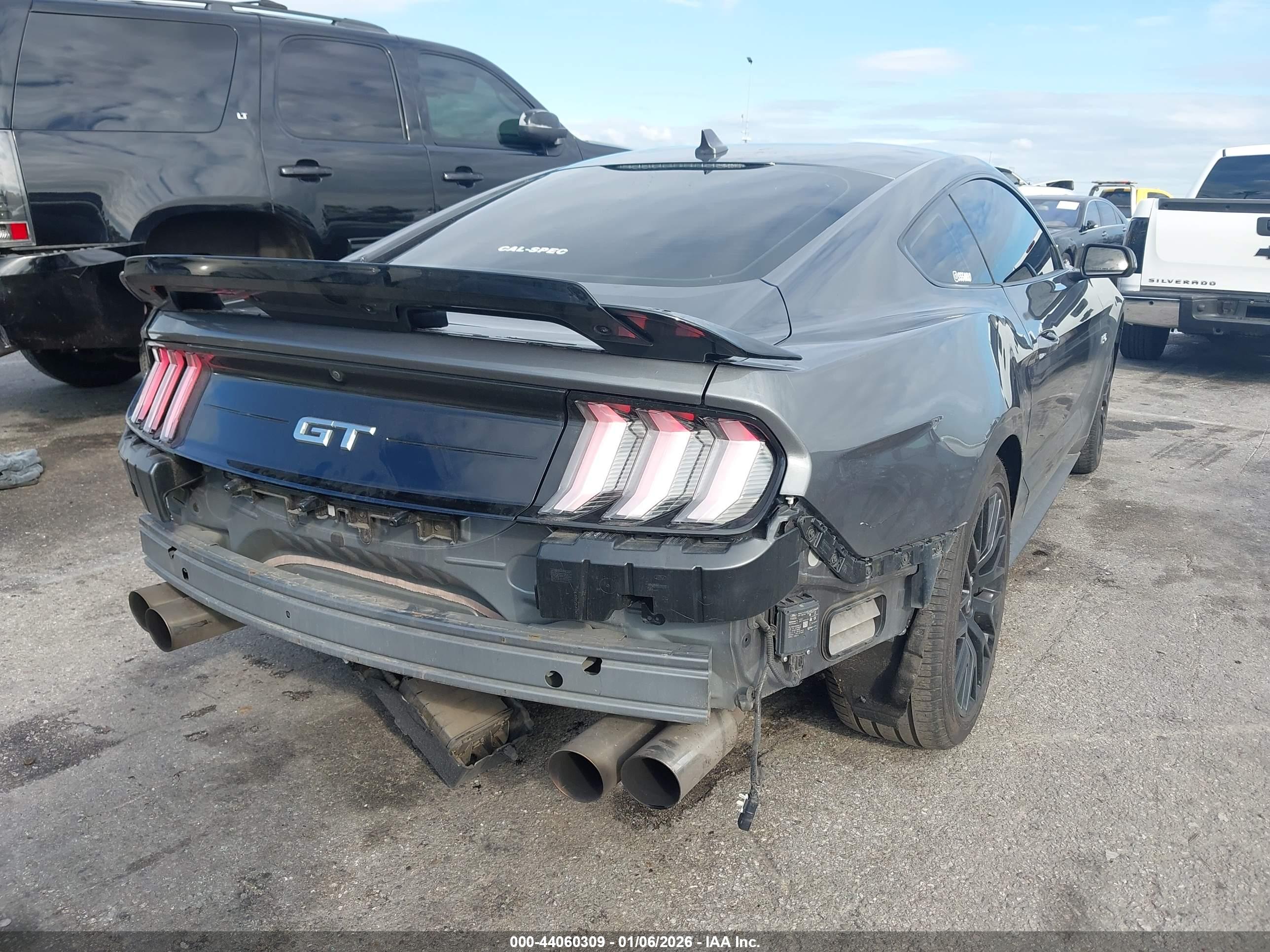 FORD MUSTANG image 4