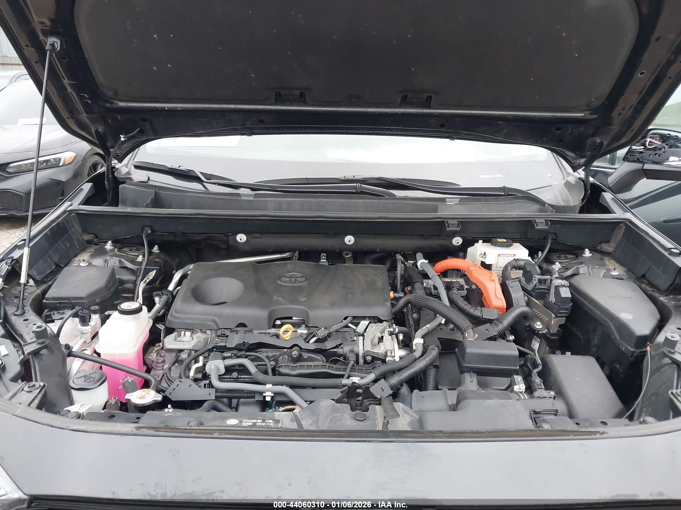 TOYOTA RAV4 image 10