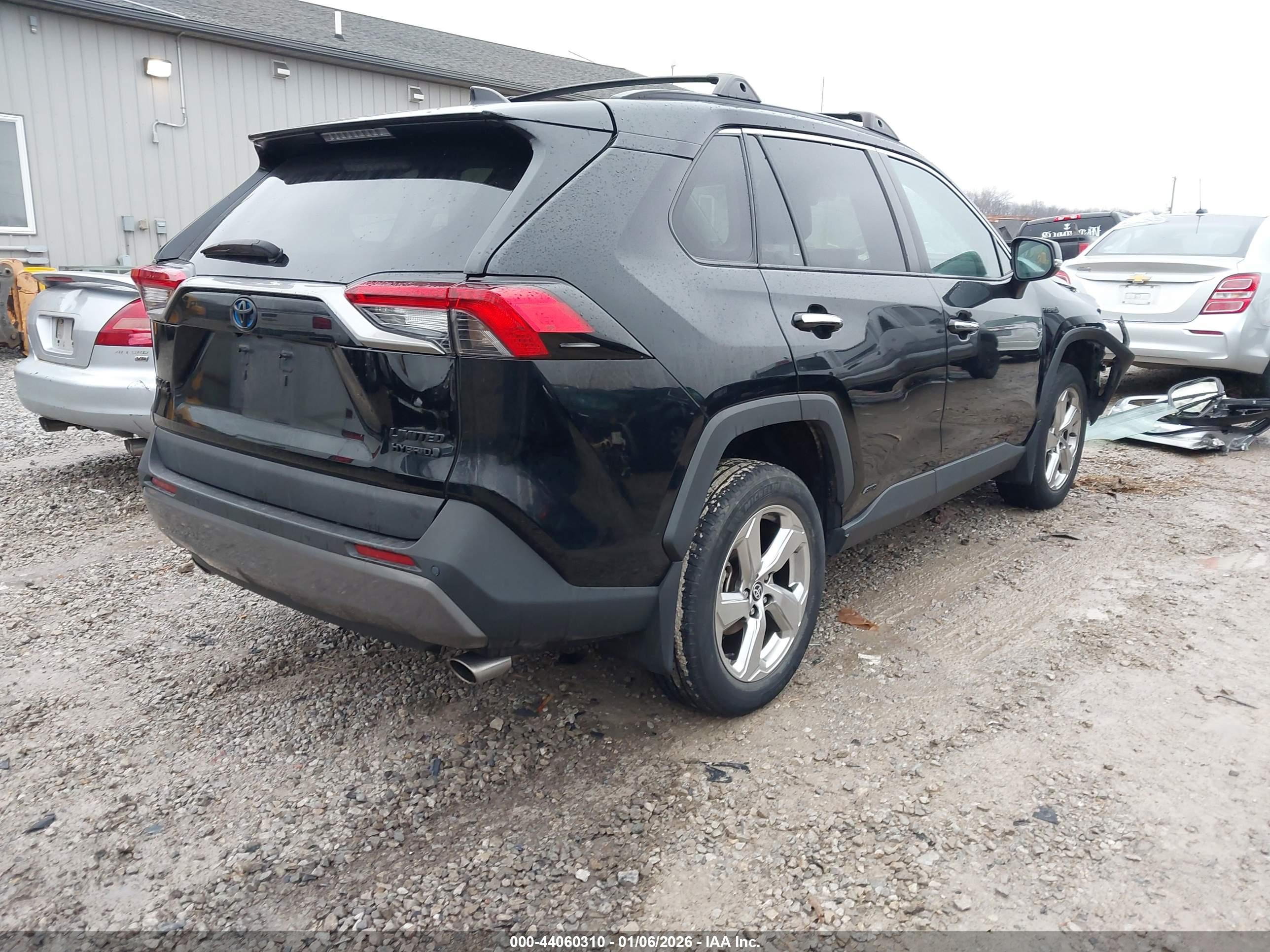 TOYOTA RAV4 image 4