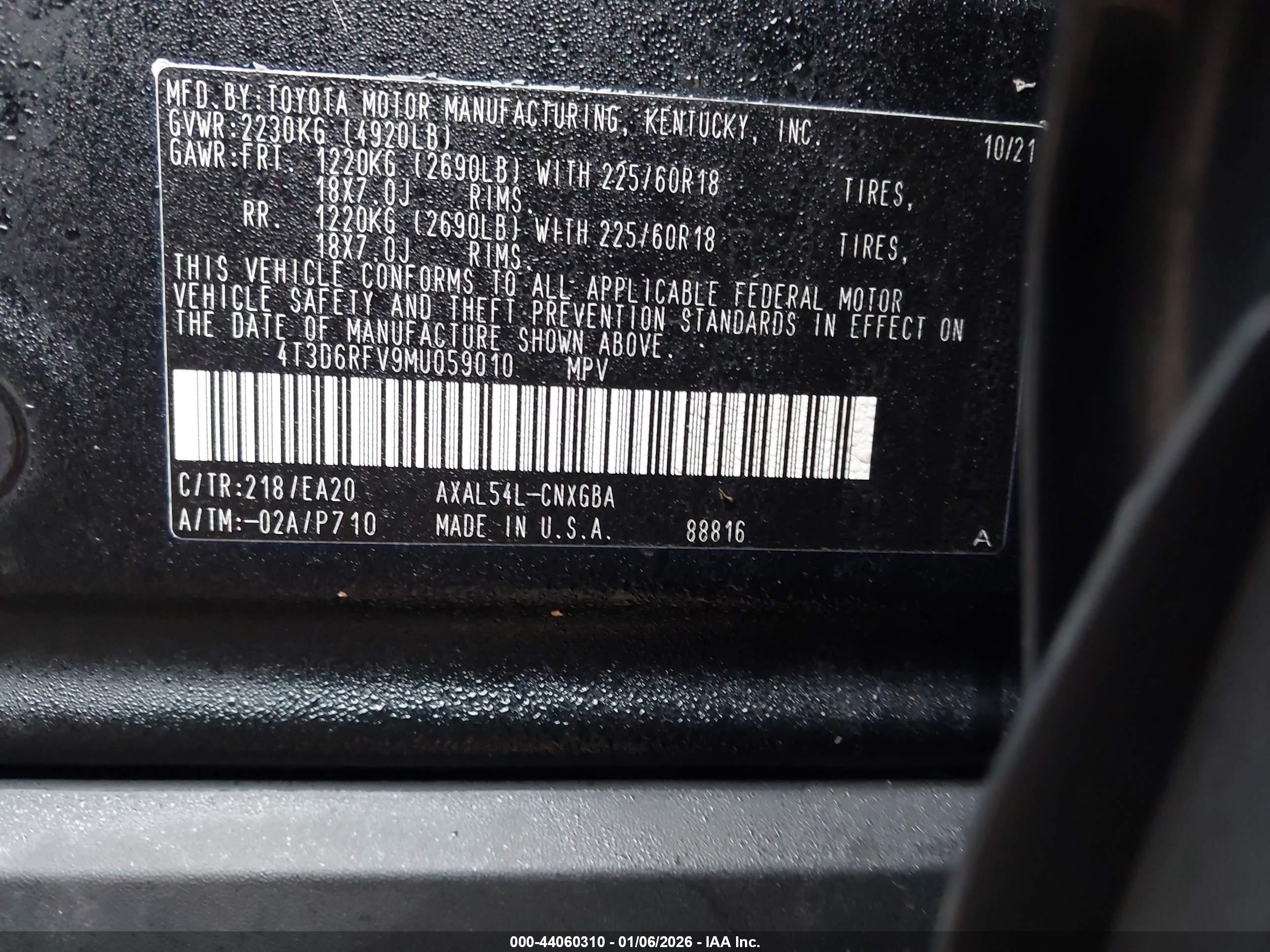 TOYOTA RAV4 image 9