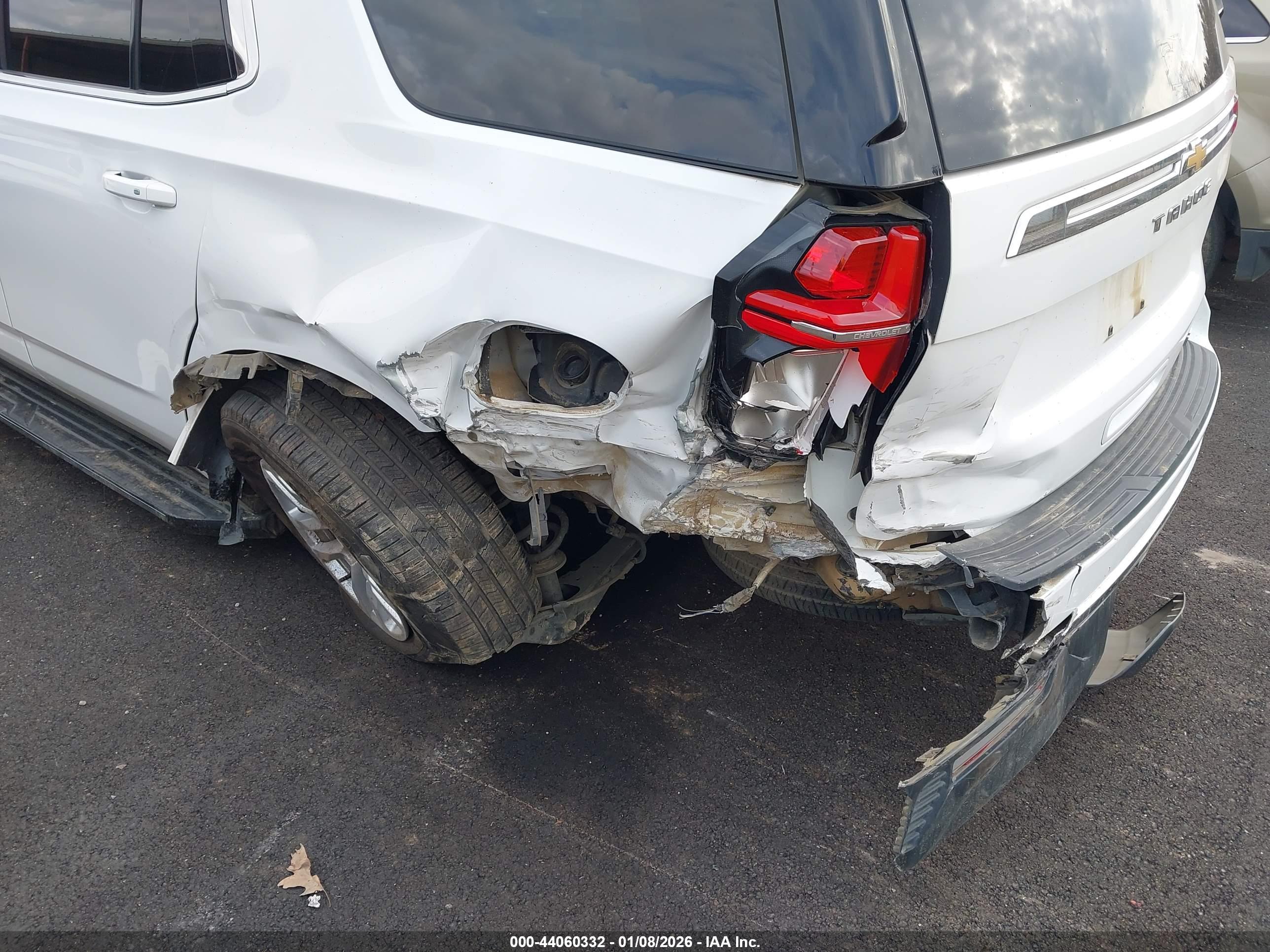 CHEVROLET TAHOE image 6