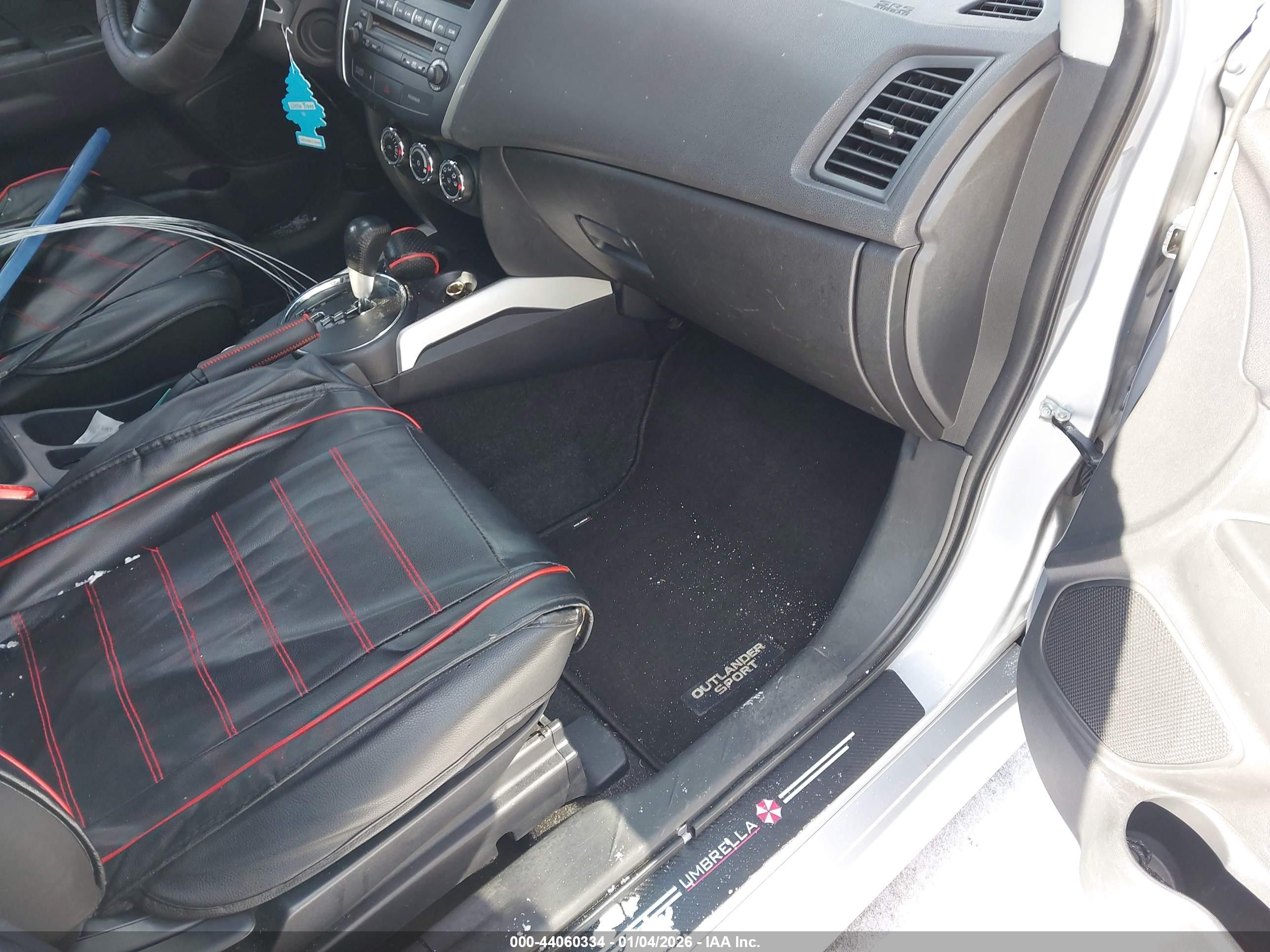 MITSUBISHI OUTLANDER image 5