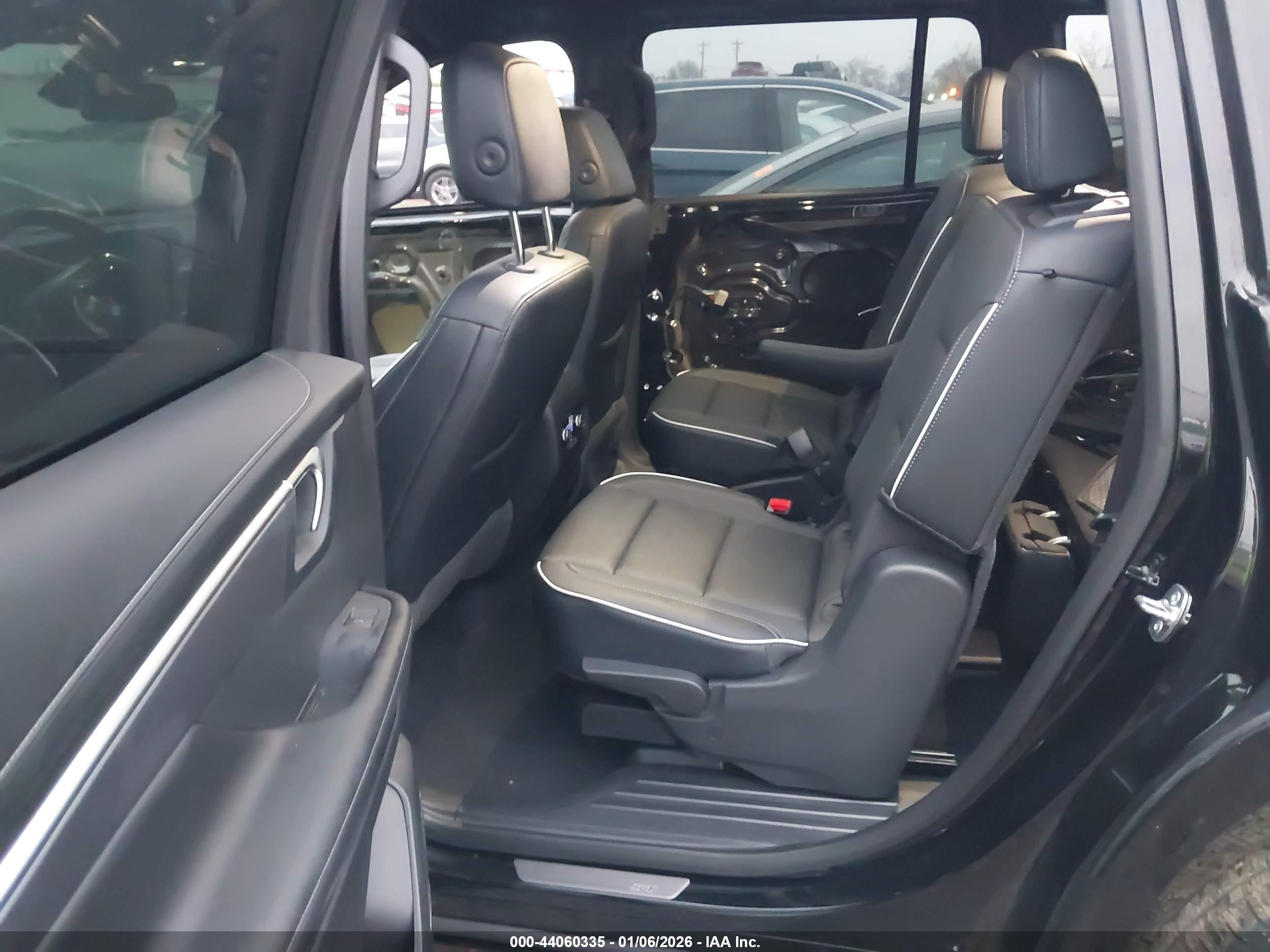 BUICK ENCLAVE image 8