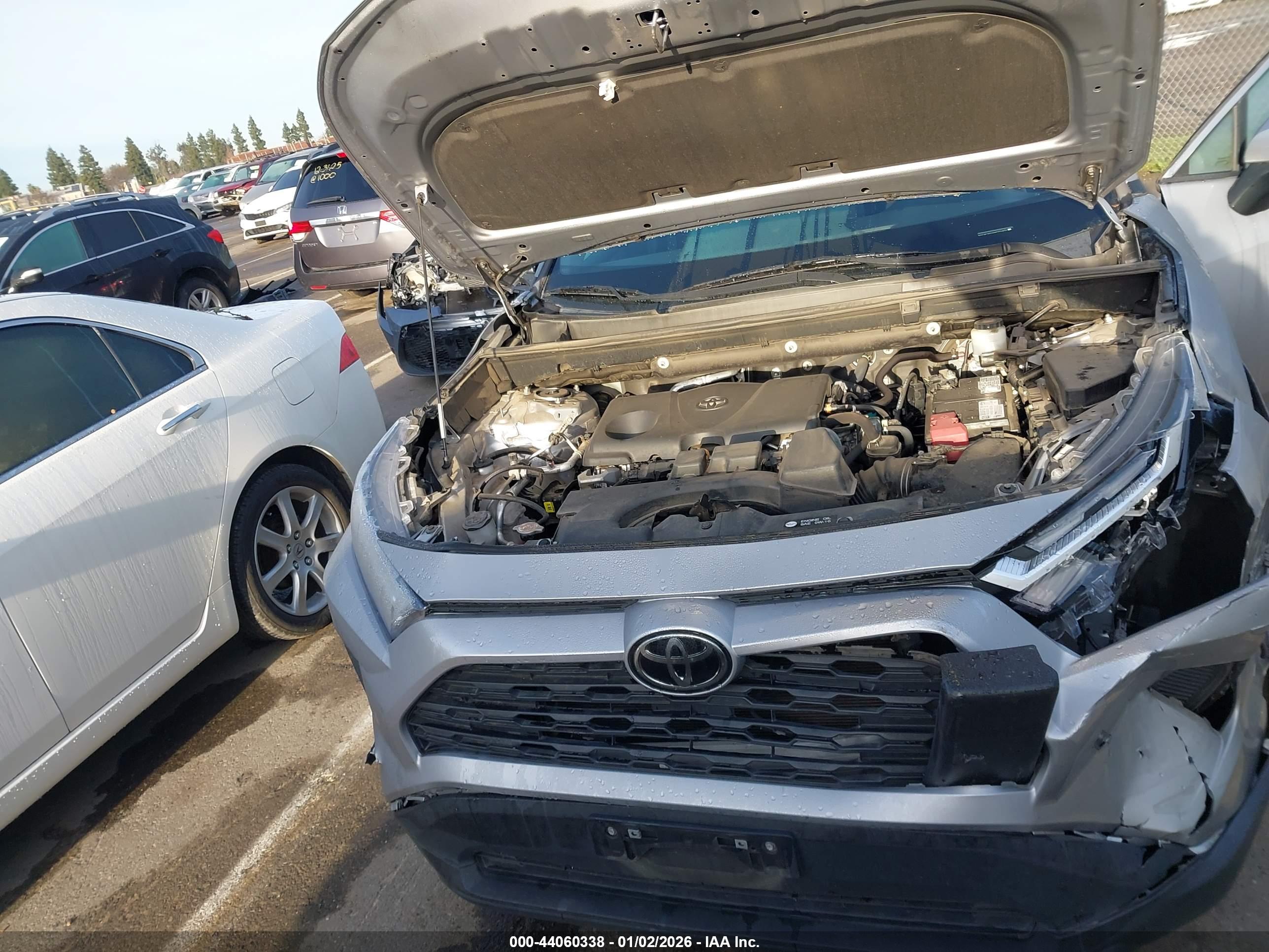 TOYOTA RAV4 image 10