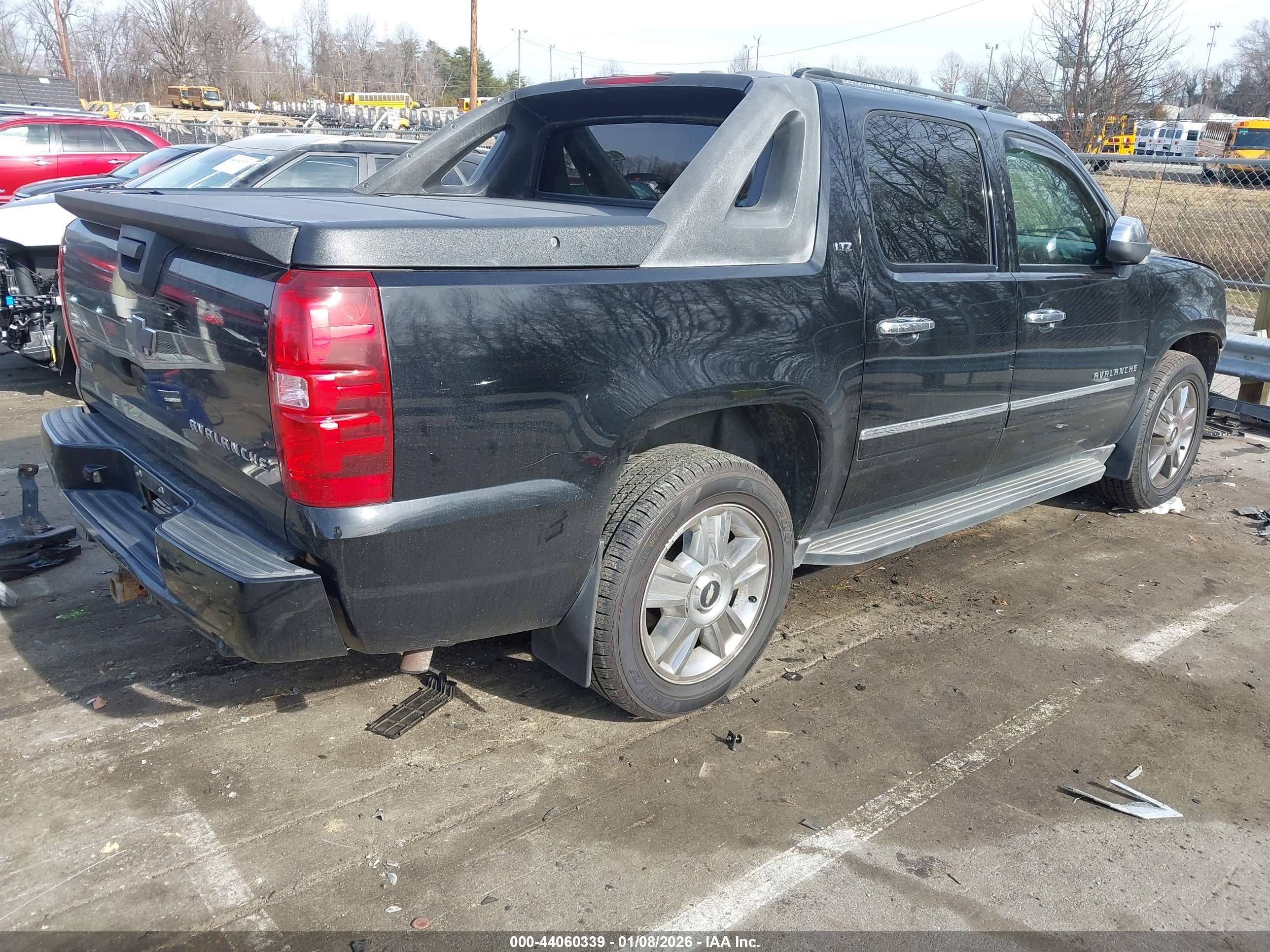 CHEVROLET AVALANCHE image 4