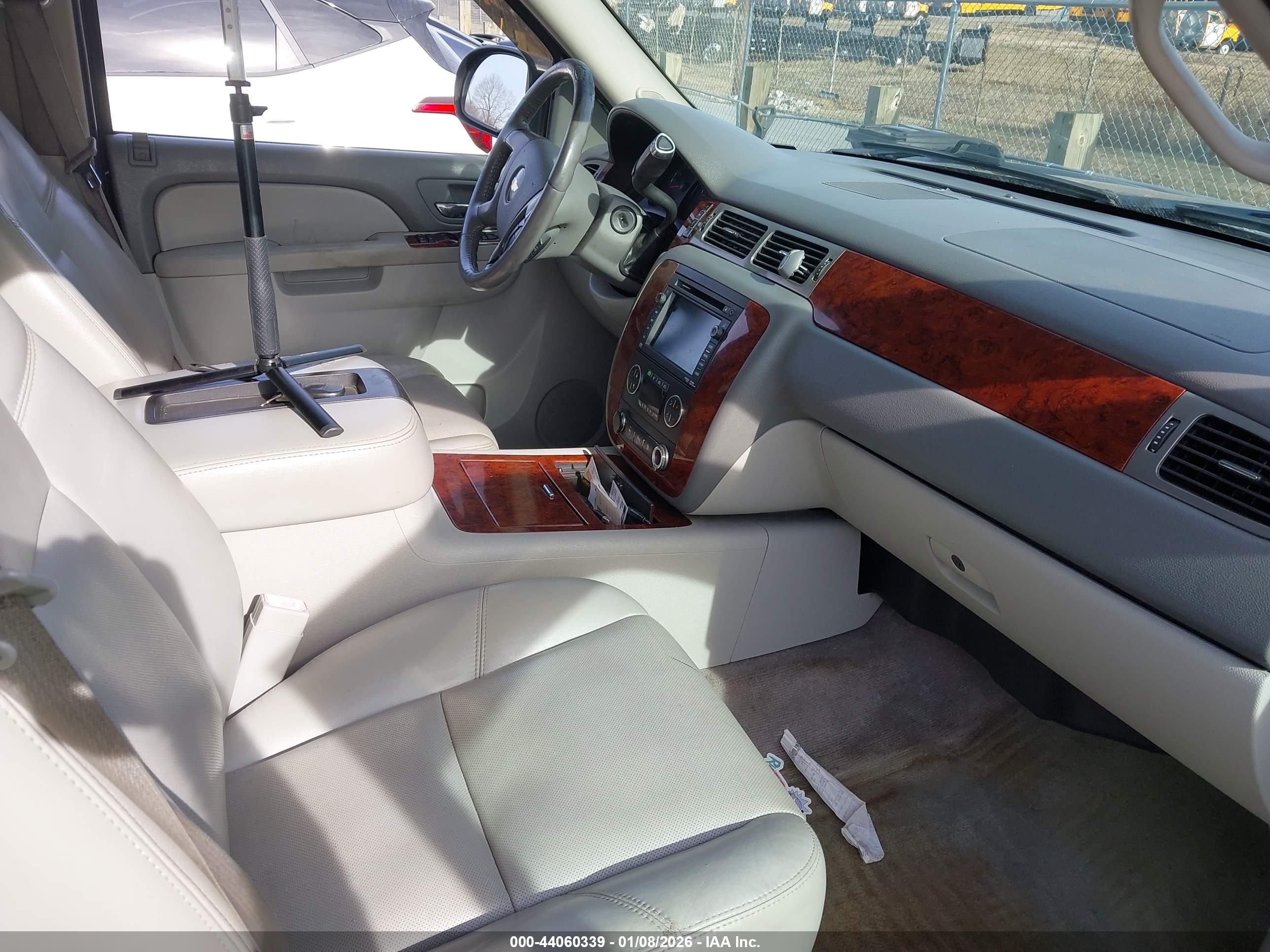 CHEVROLET AVALANCHE image 5