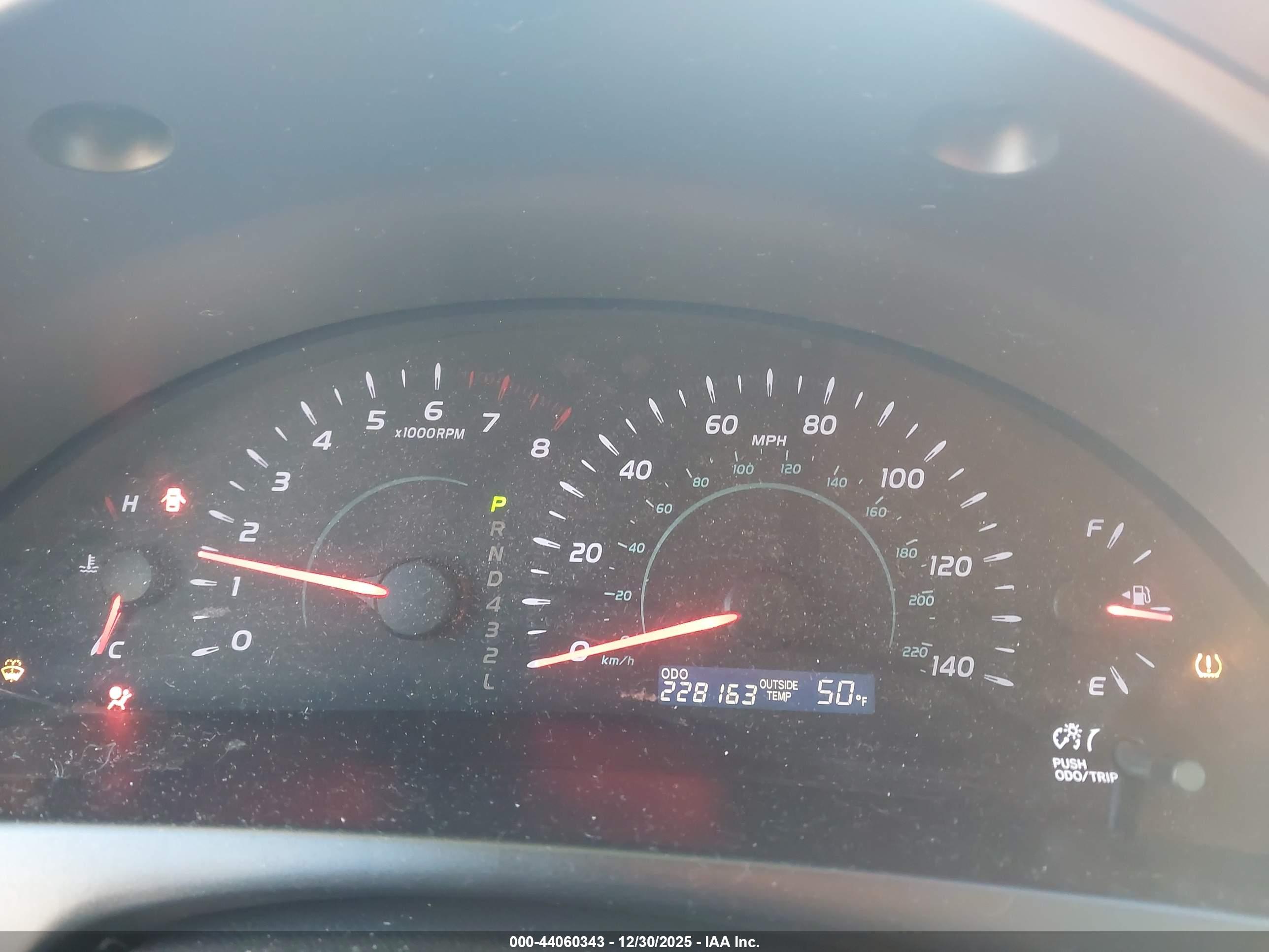 TOYOTA CAMRY image 7