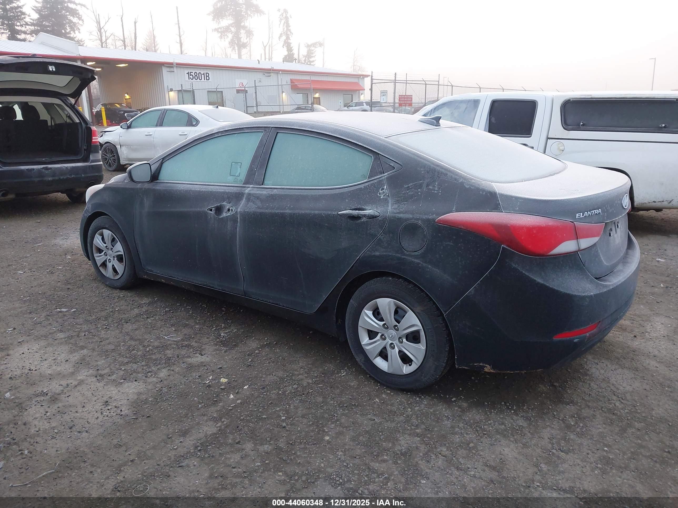 HYUNDAI ELANTRA image 3