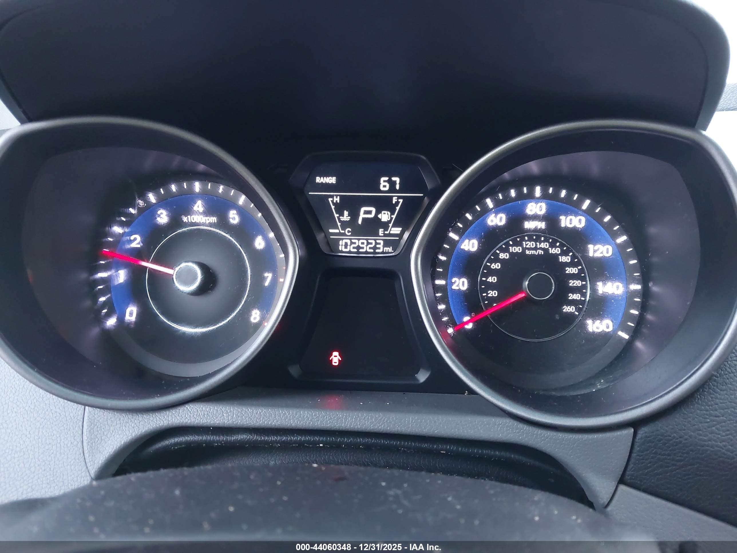 HYUNDAI ELANTRA image 7