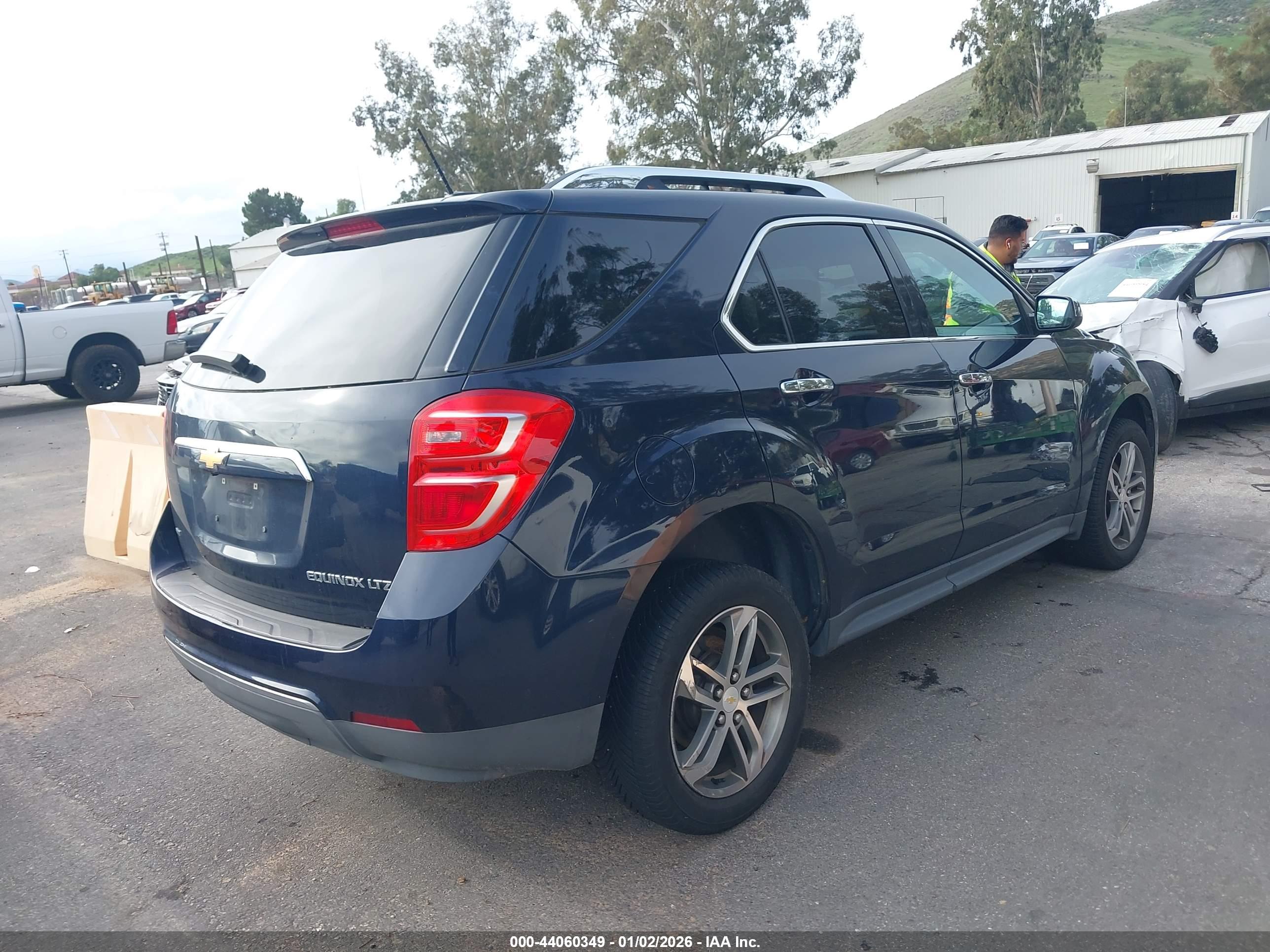 CHEVROLET EQUINOX image 4