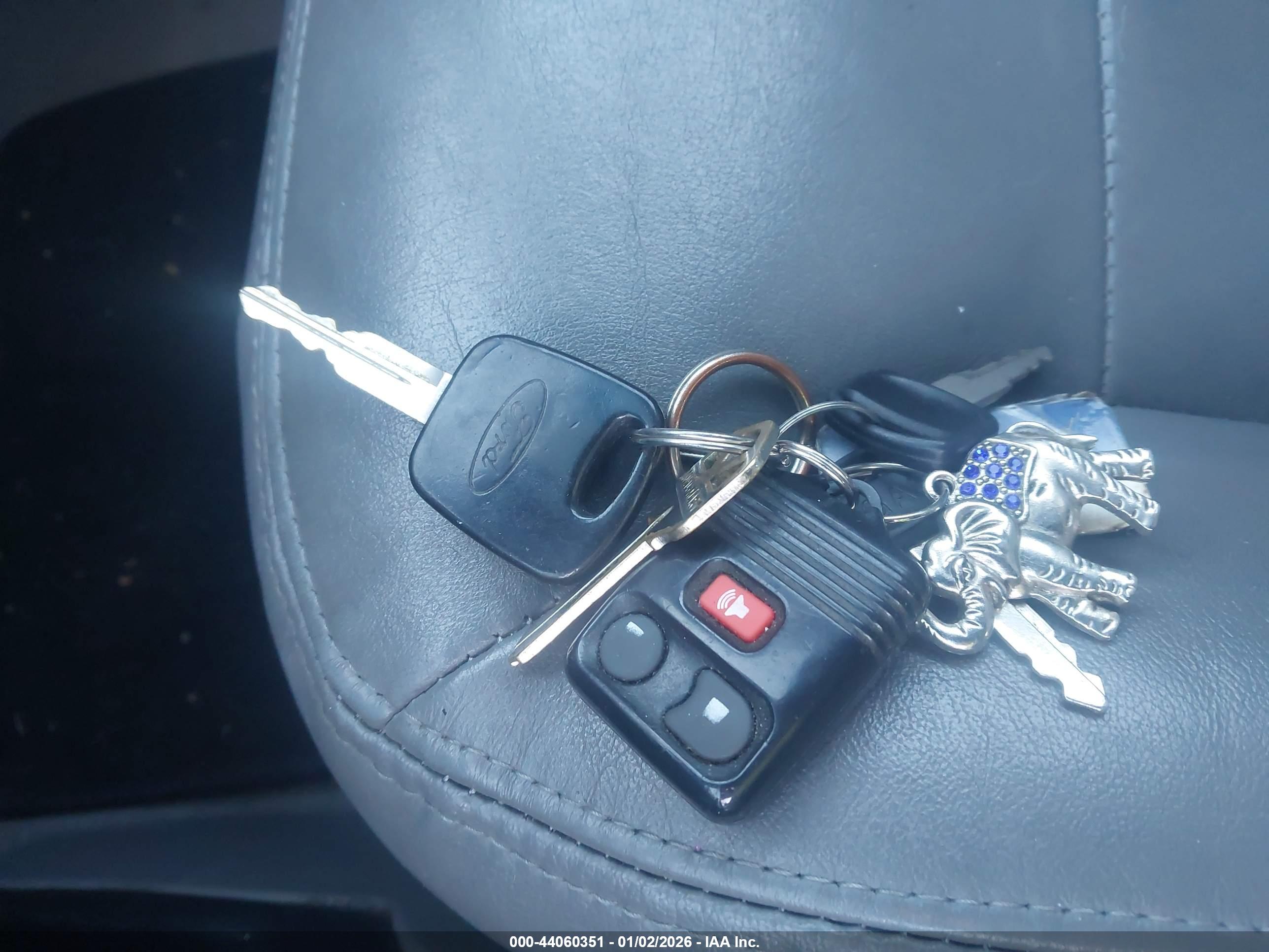 FORD ESCAPE image 11
