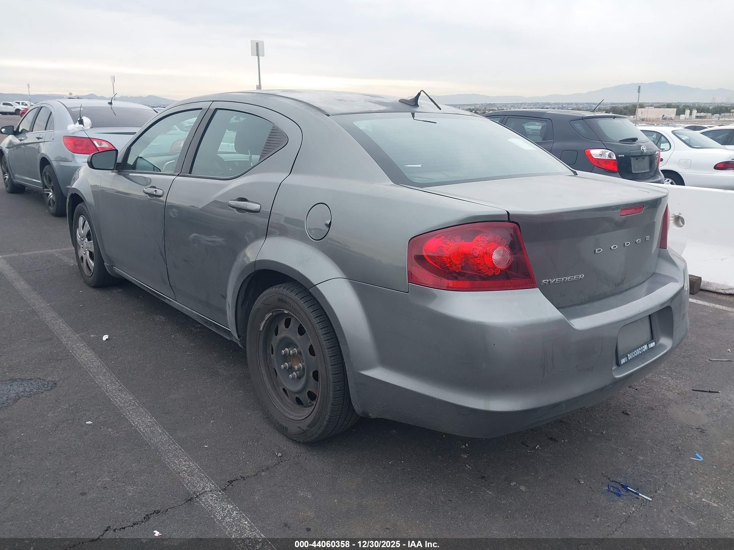 DODGE AVENGER image 3