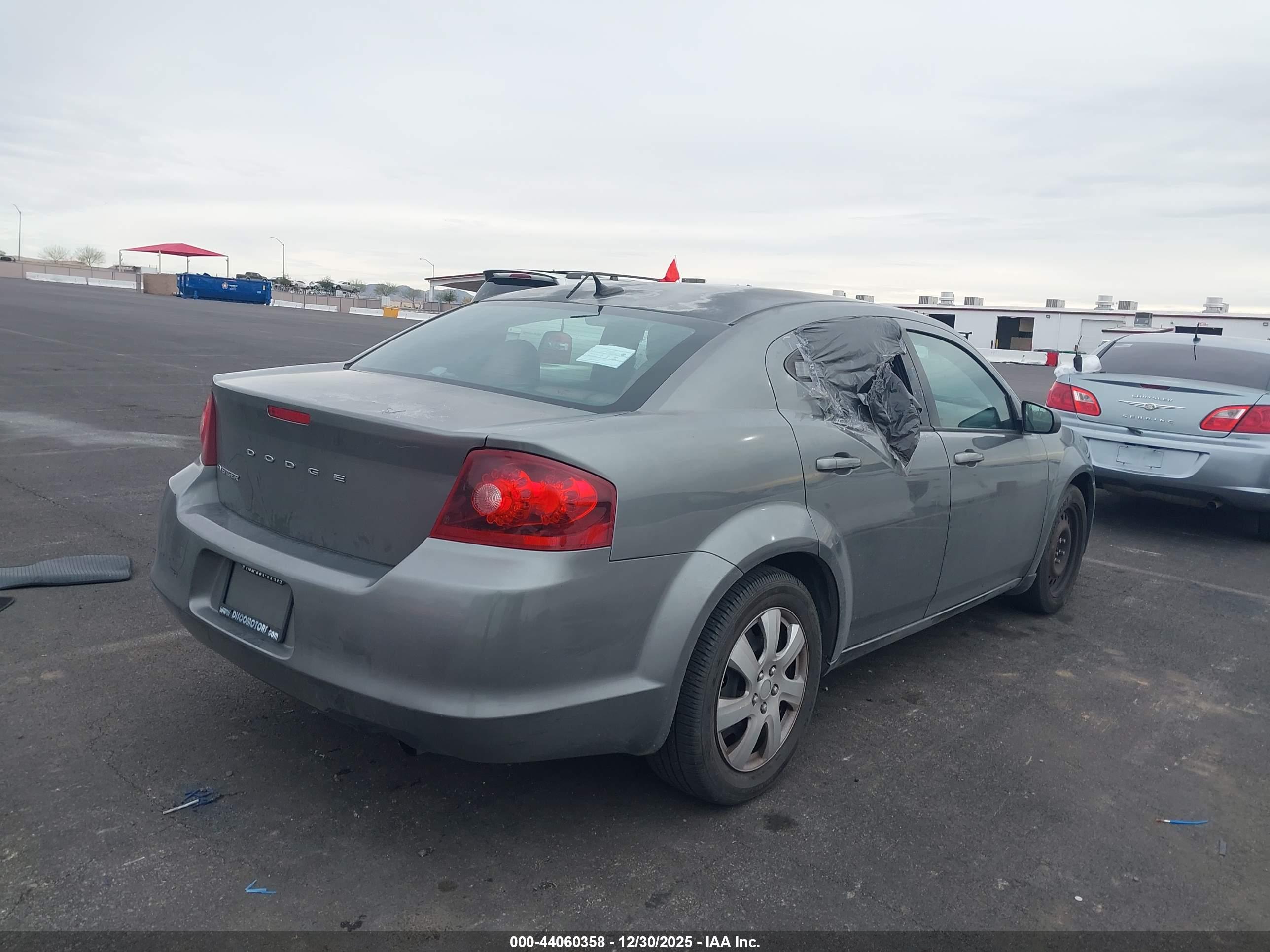 DODGE AVENGER image 4