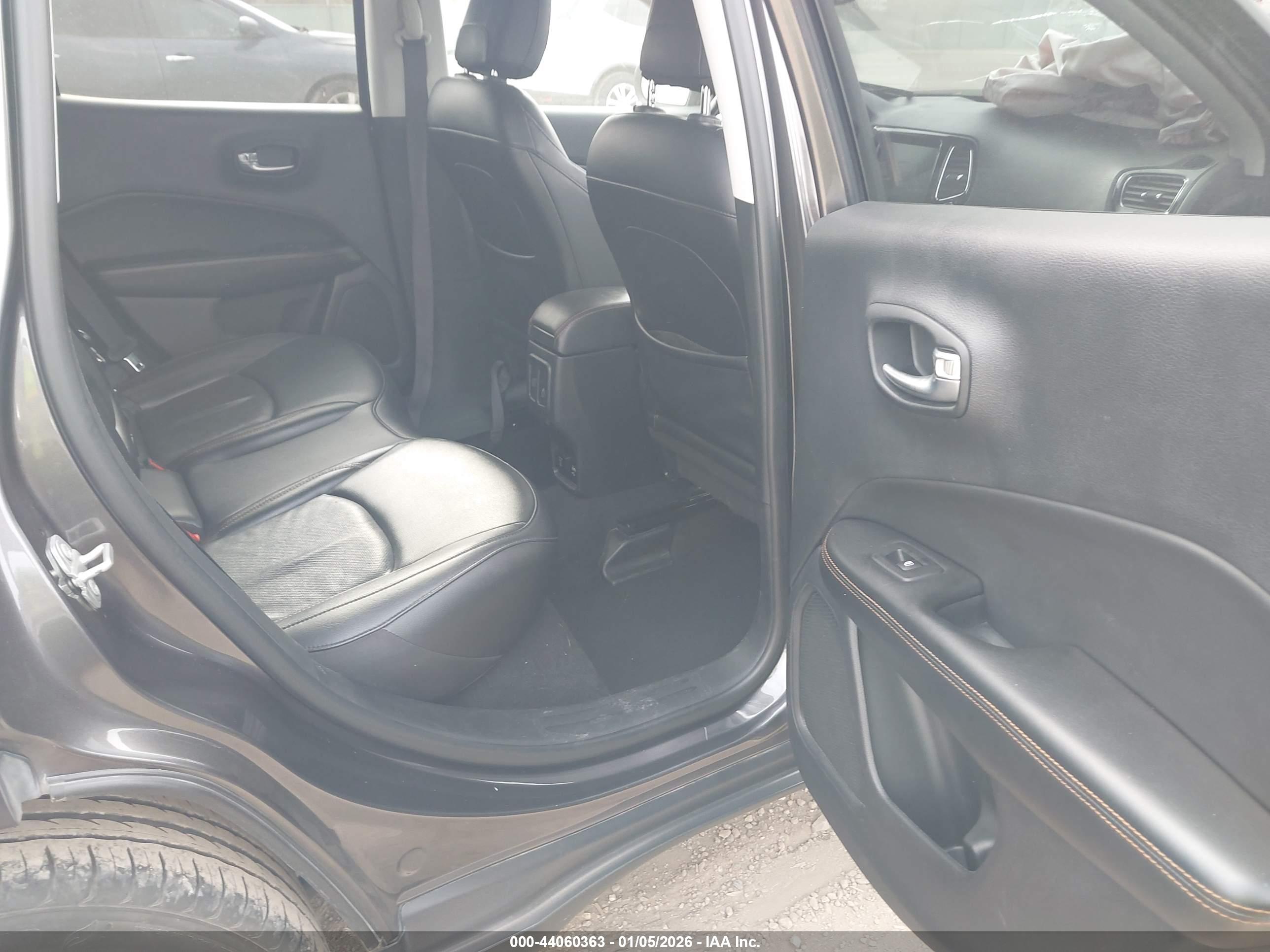 JEEP COMPASS image 8