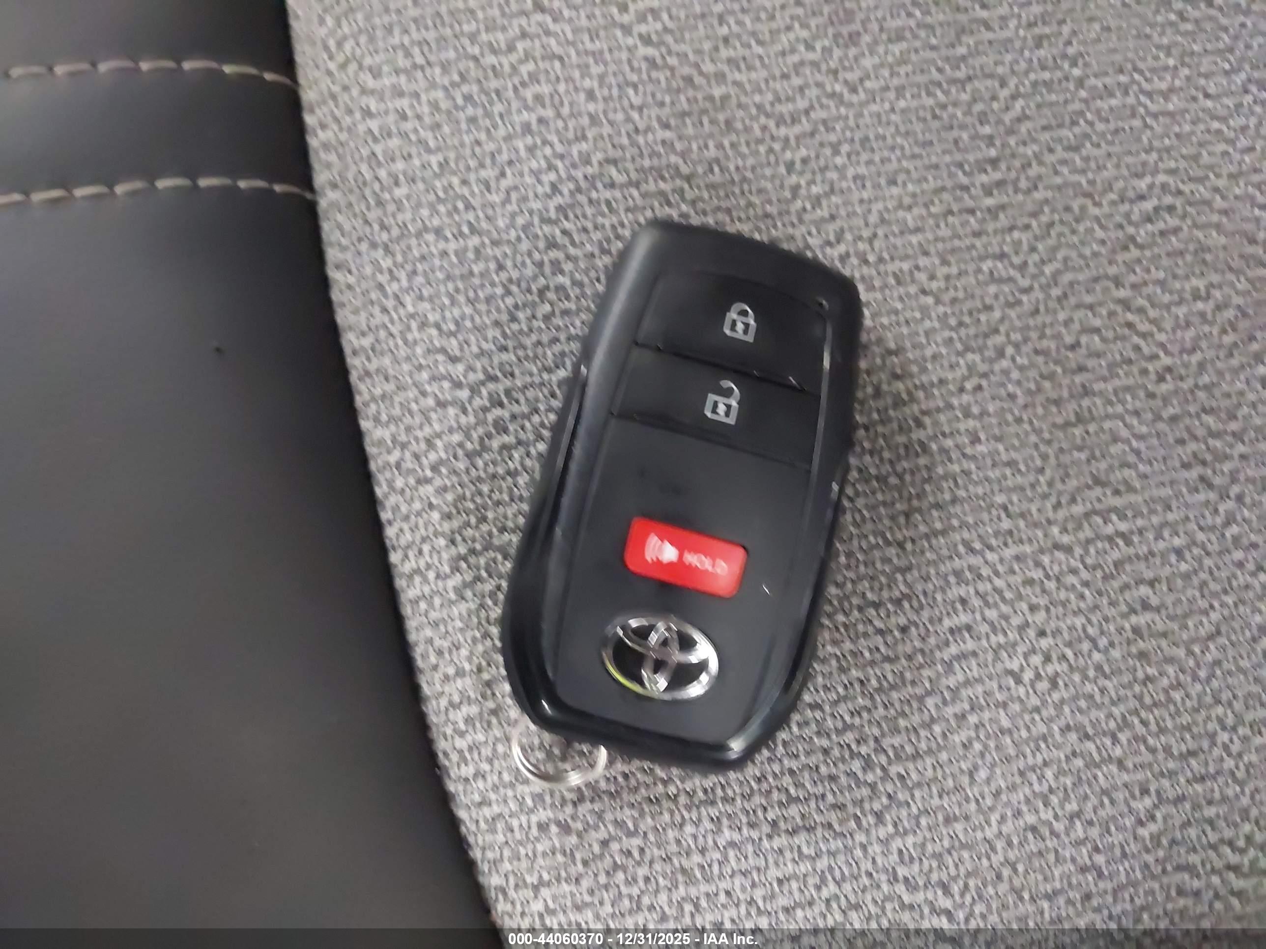 TOYOTA COROLLA image 11