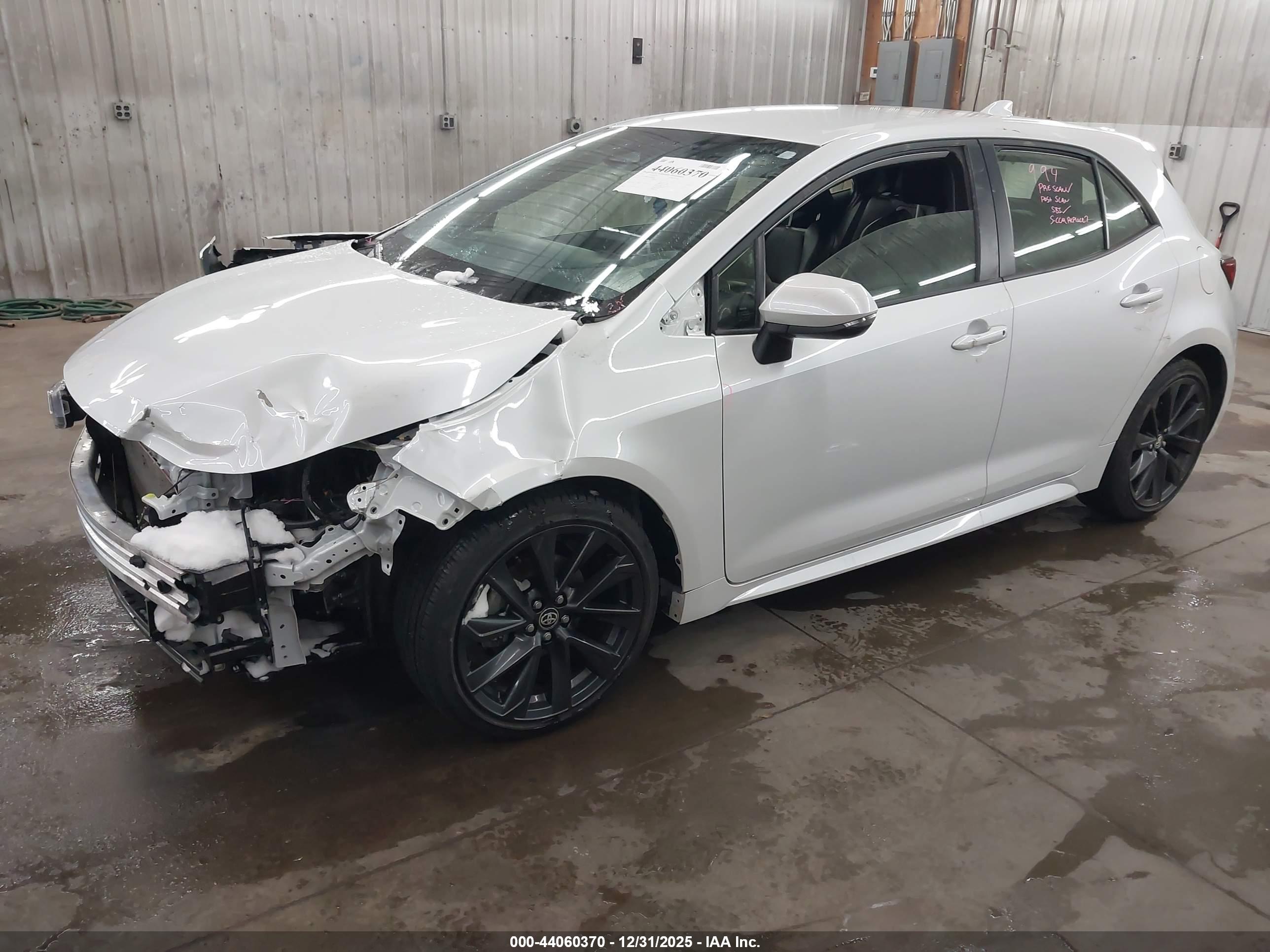 TOYOTA COROLLA image 2
