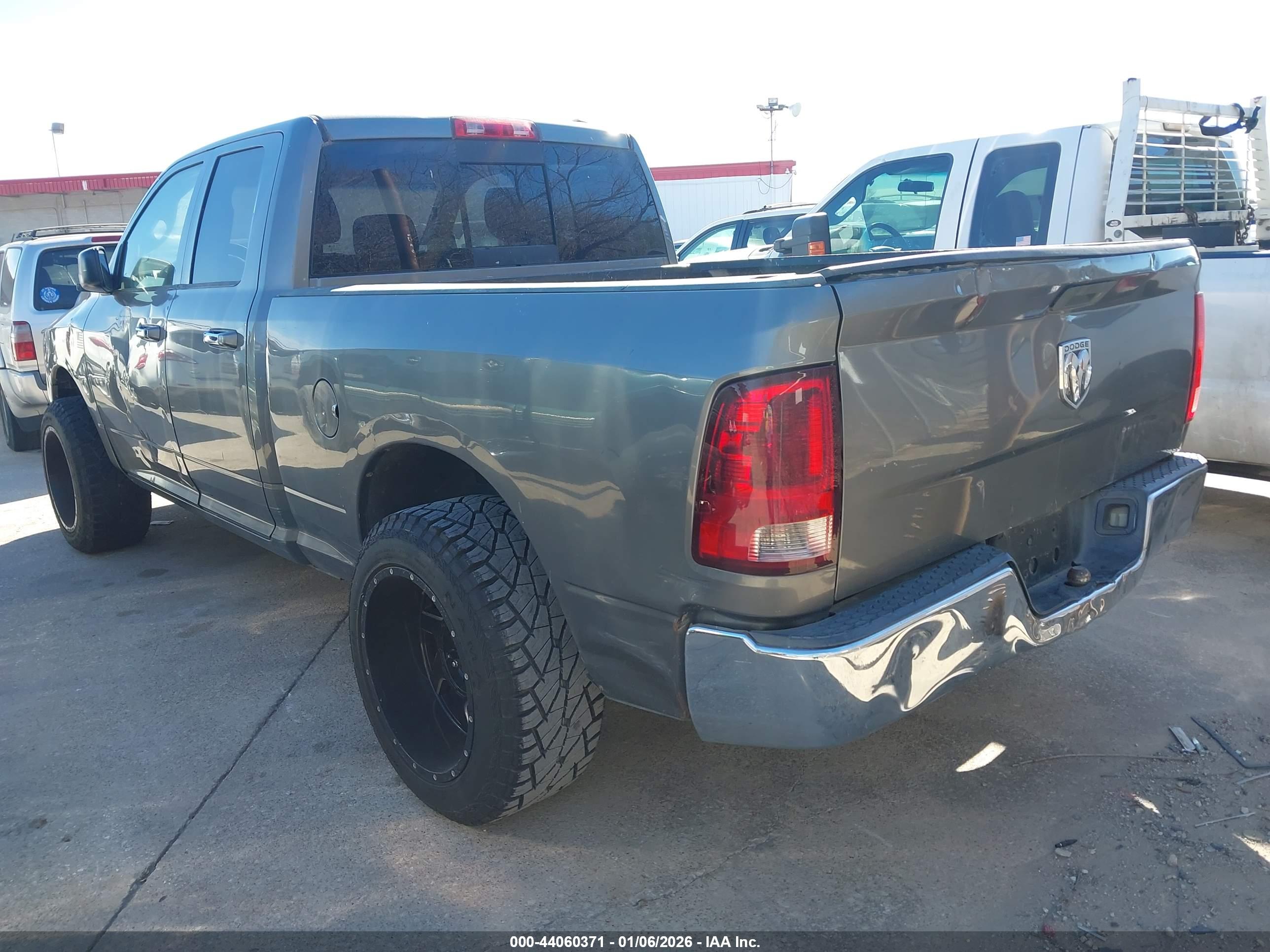 DODGE RAM image 3