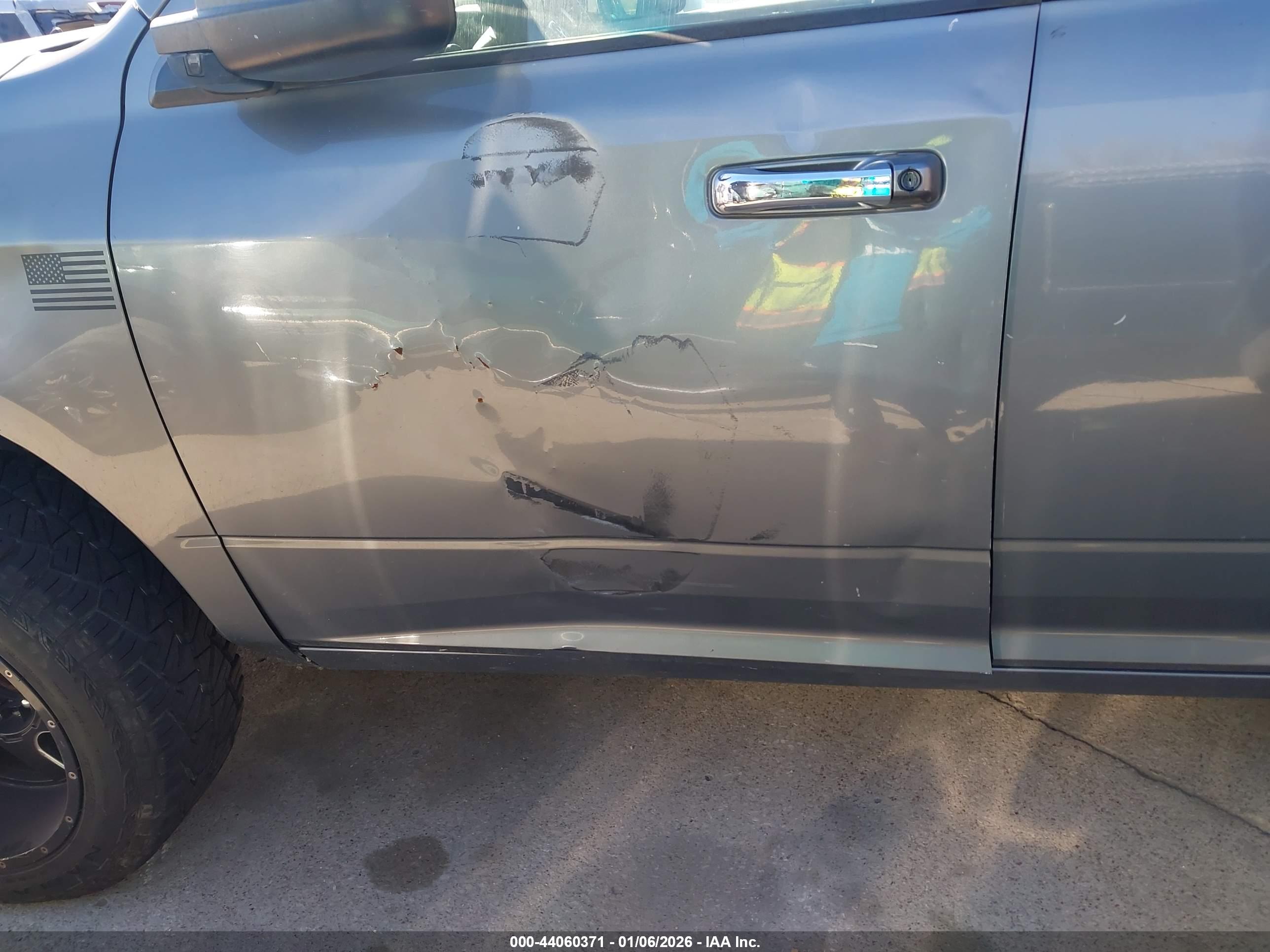 DODGE RAM image 6