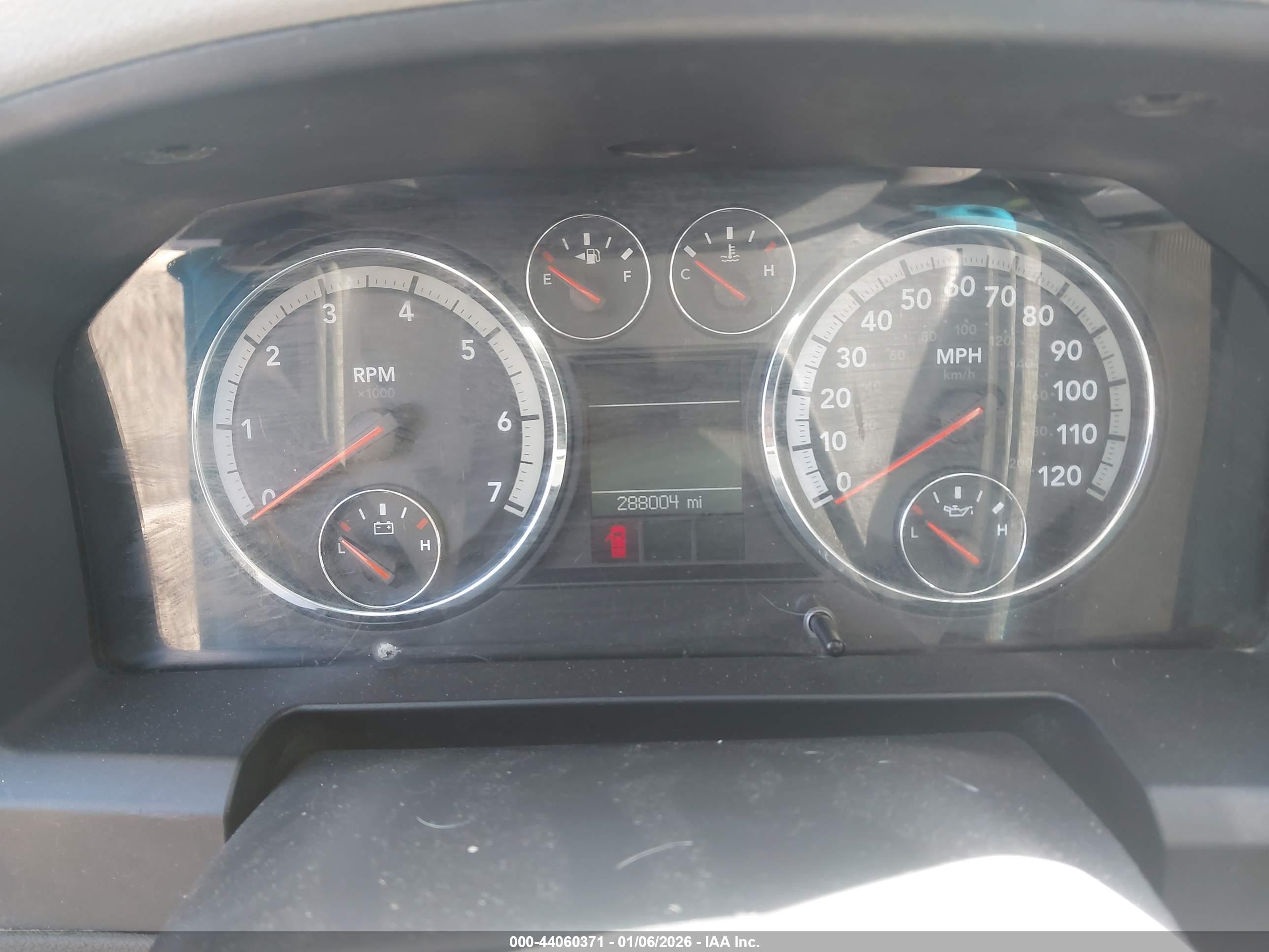 DODGE RAM image 7
