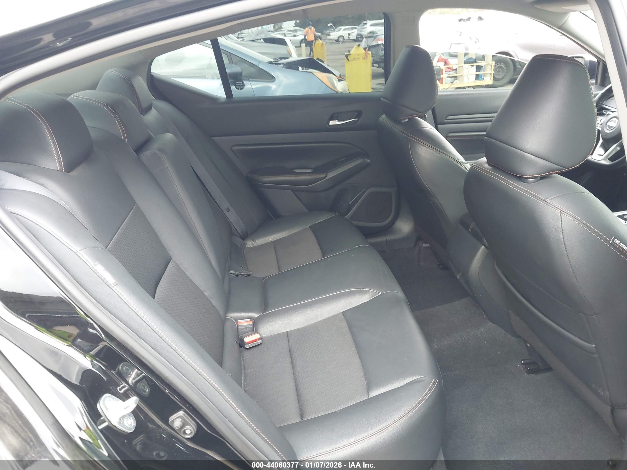 NISSAN ALTIMA image 8