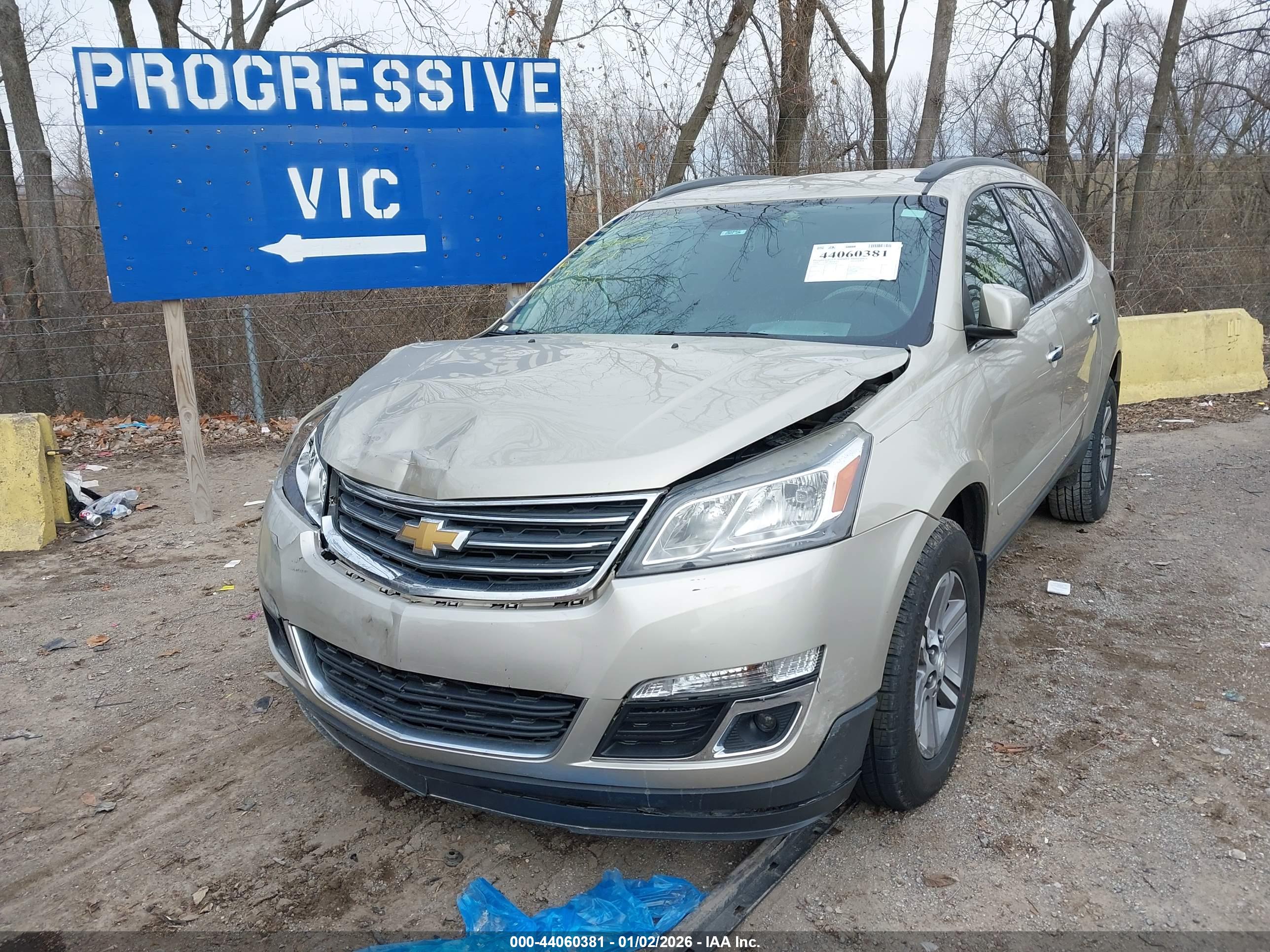 CHEVROLET TRAVERSE image 2
