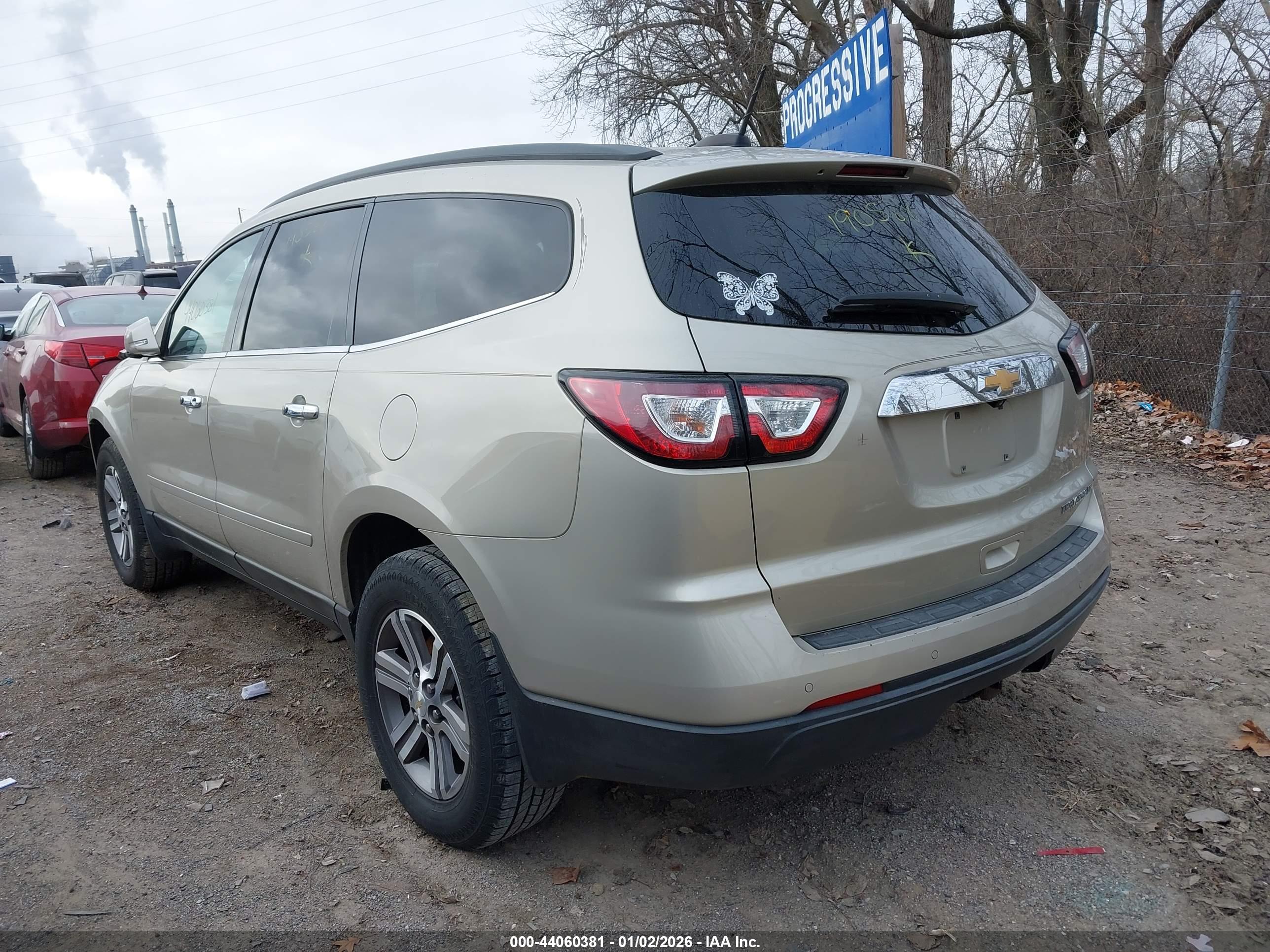 CHEVROLET TRAVERSE image 3