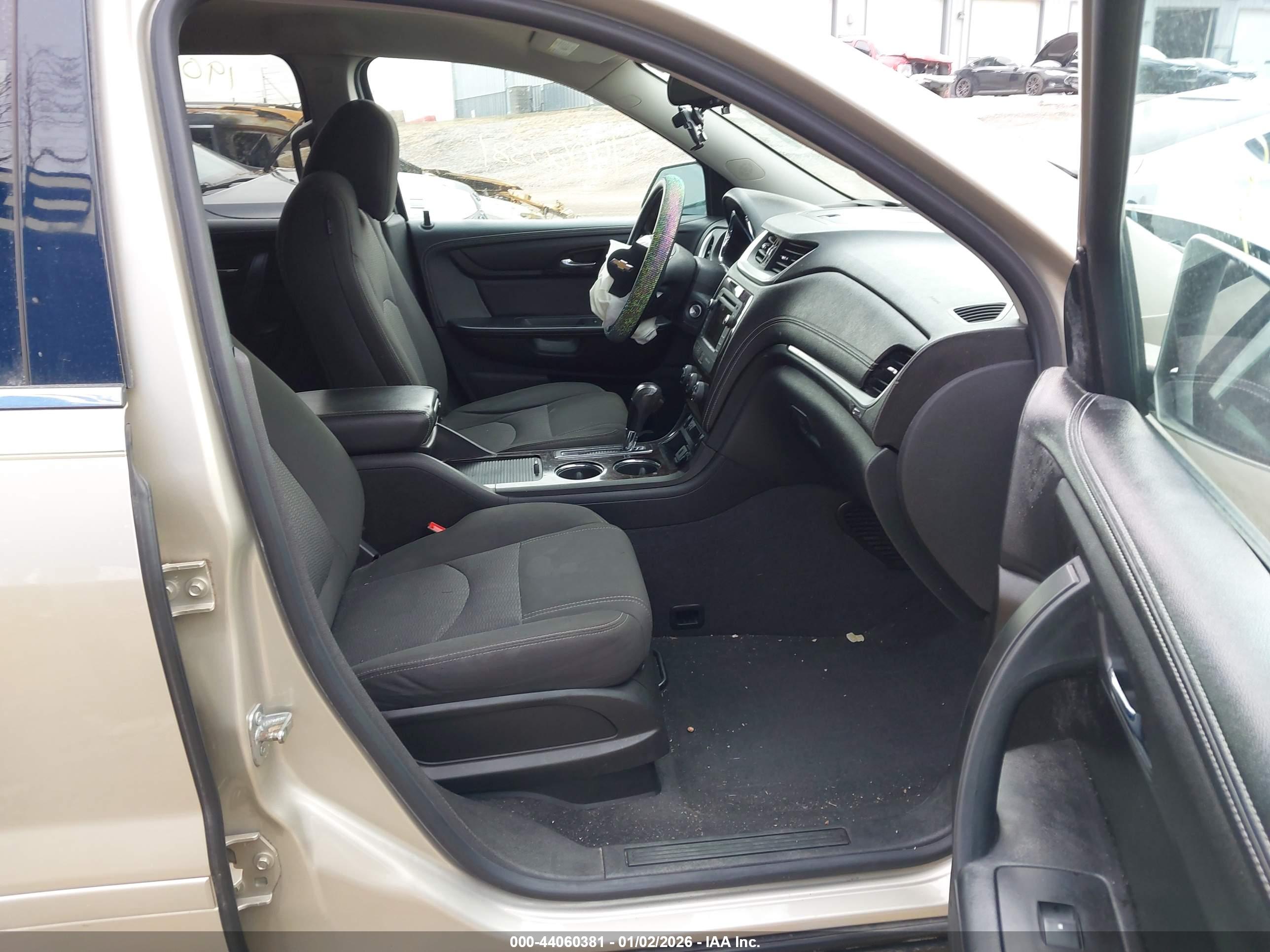 CHEVROLET TRAVERSE image 5