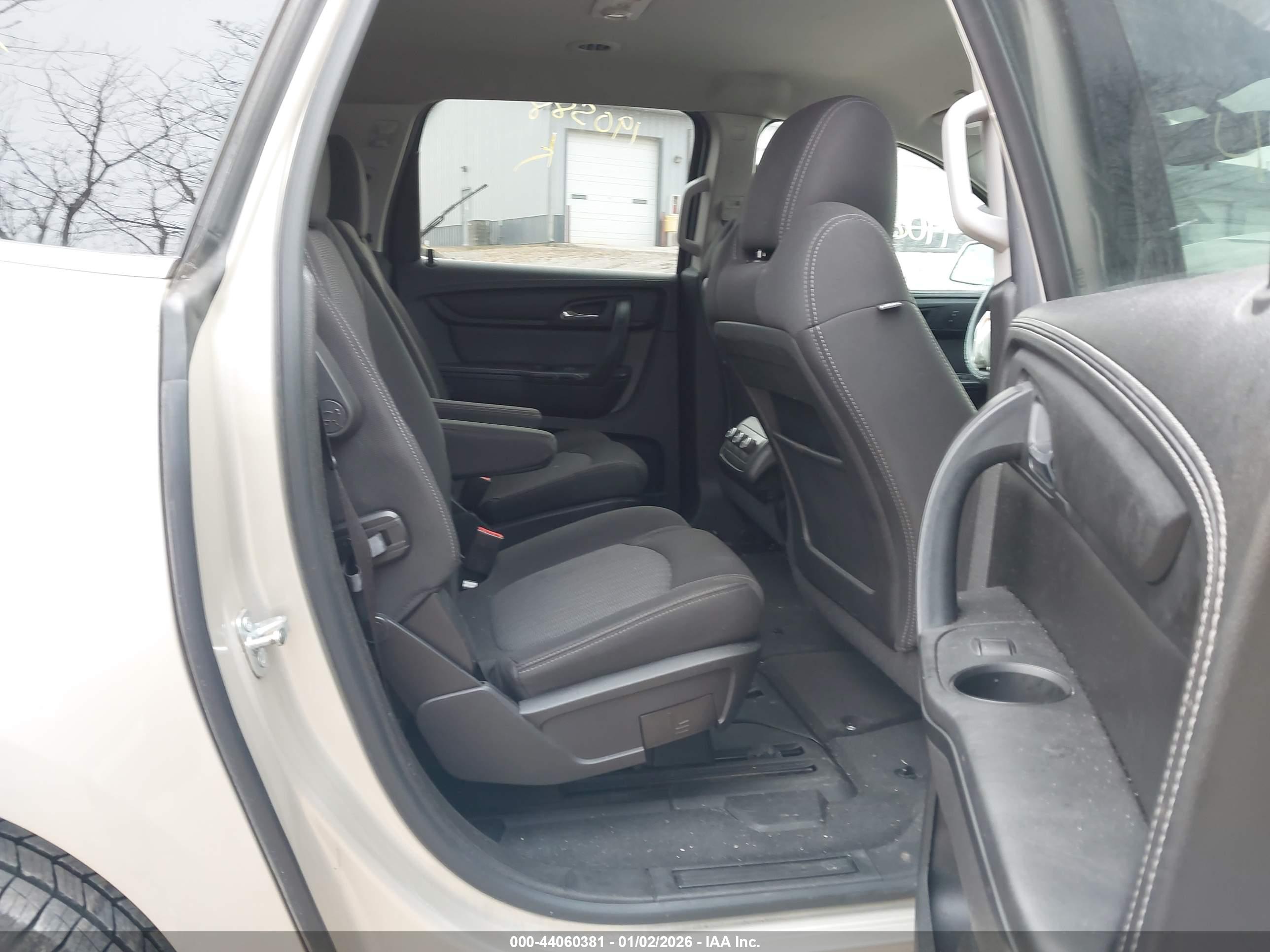 CHEVROLET TRAVERSE image 8