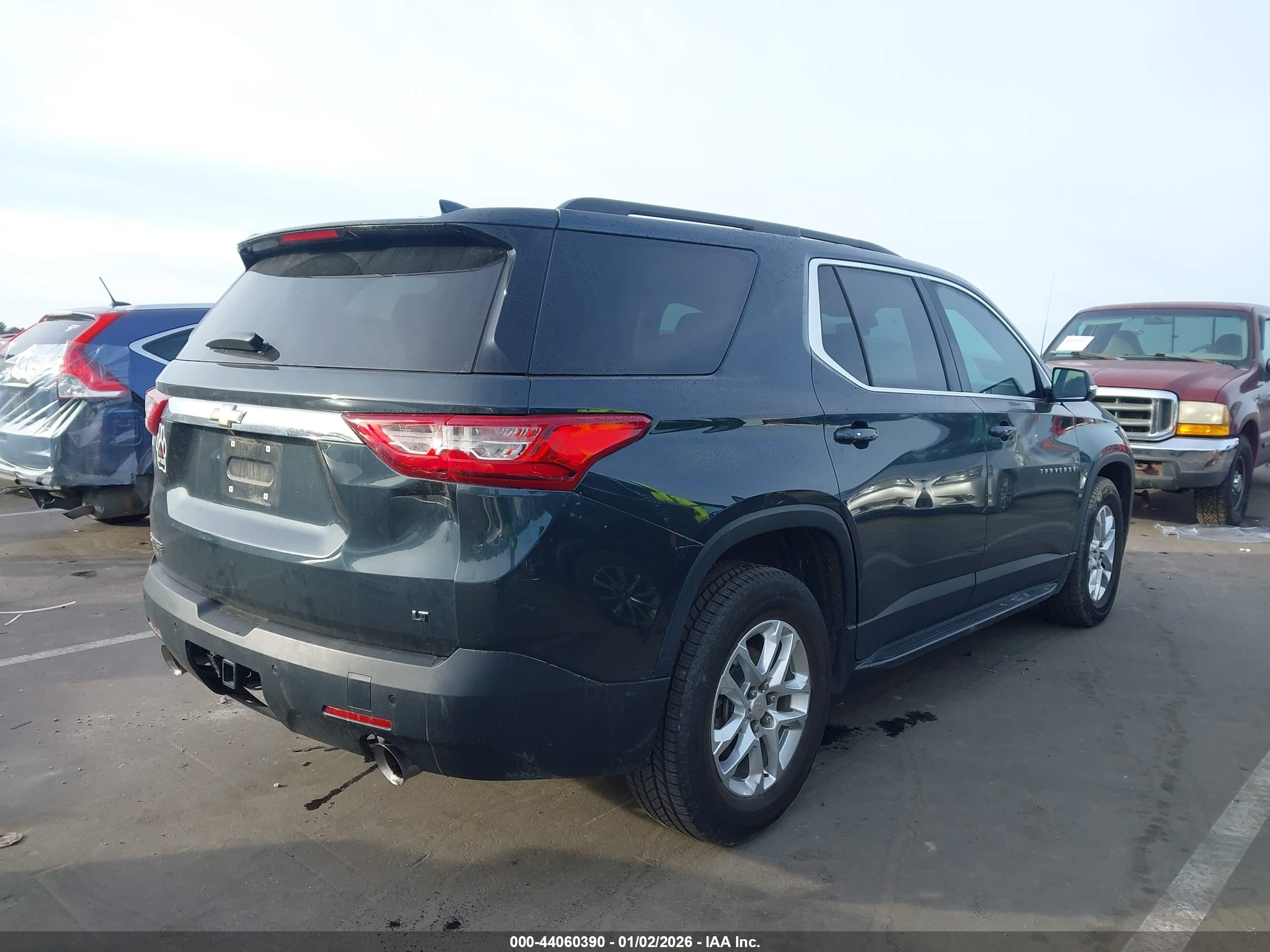 CHEVROLET TRAVERSE image 4