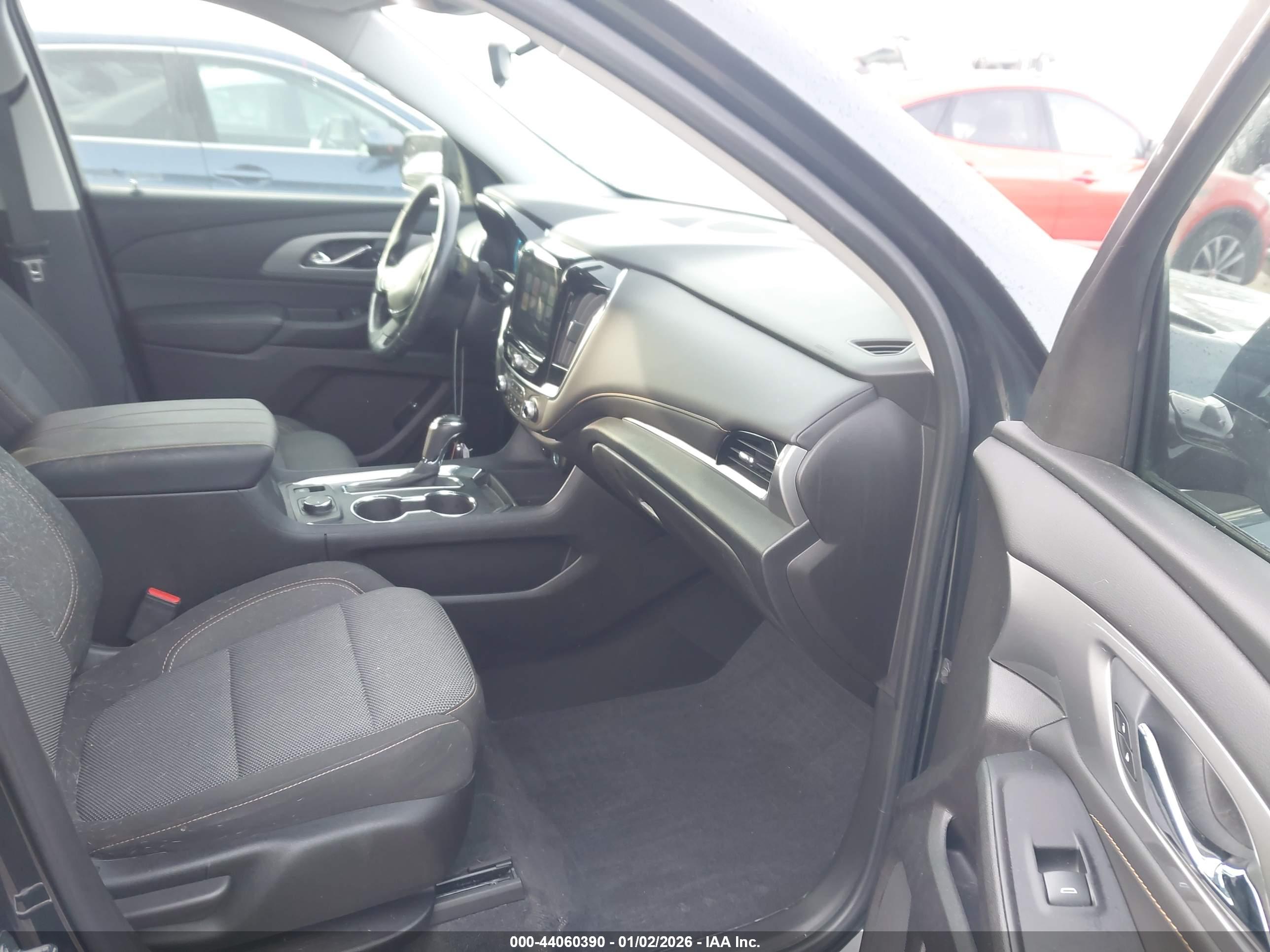 CHEVROLET TRAVERSE image 5