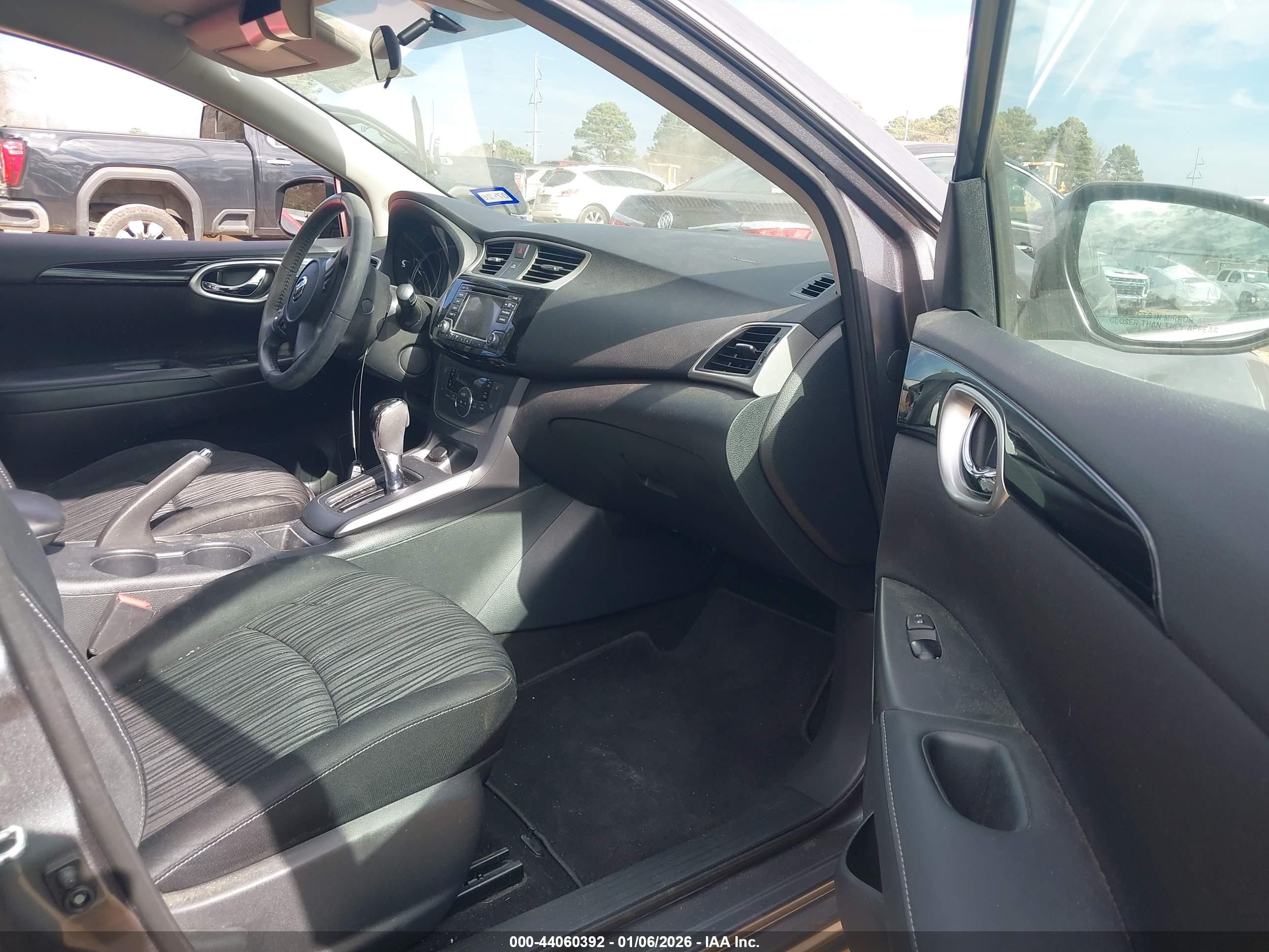 NISSAN SENTRA image 5