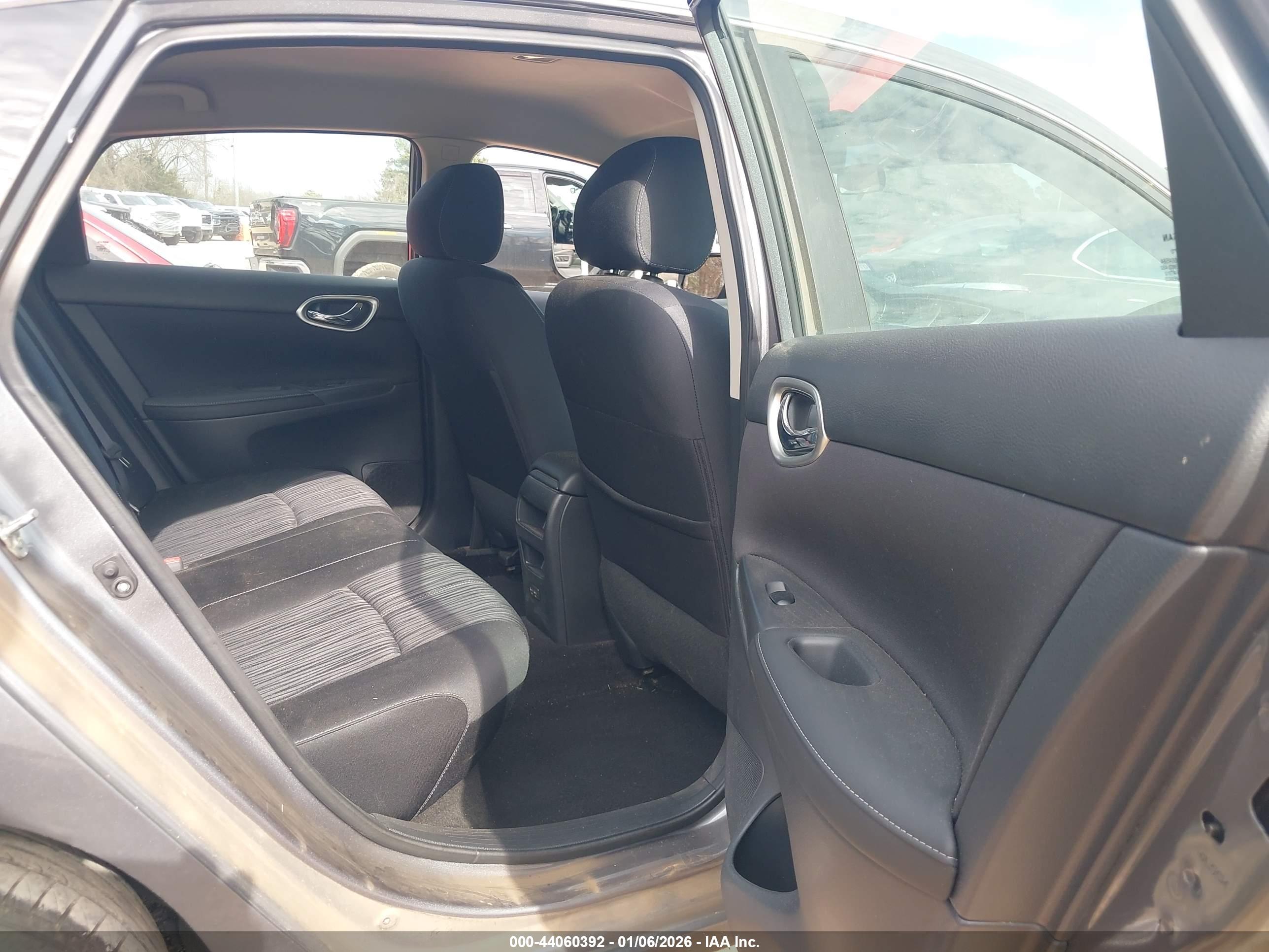 NISSAN SENTRA image 8