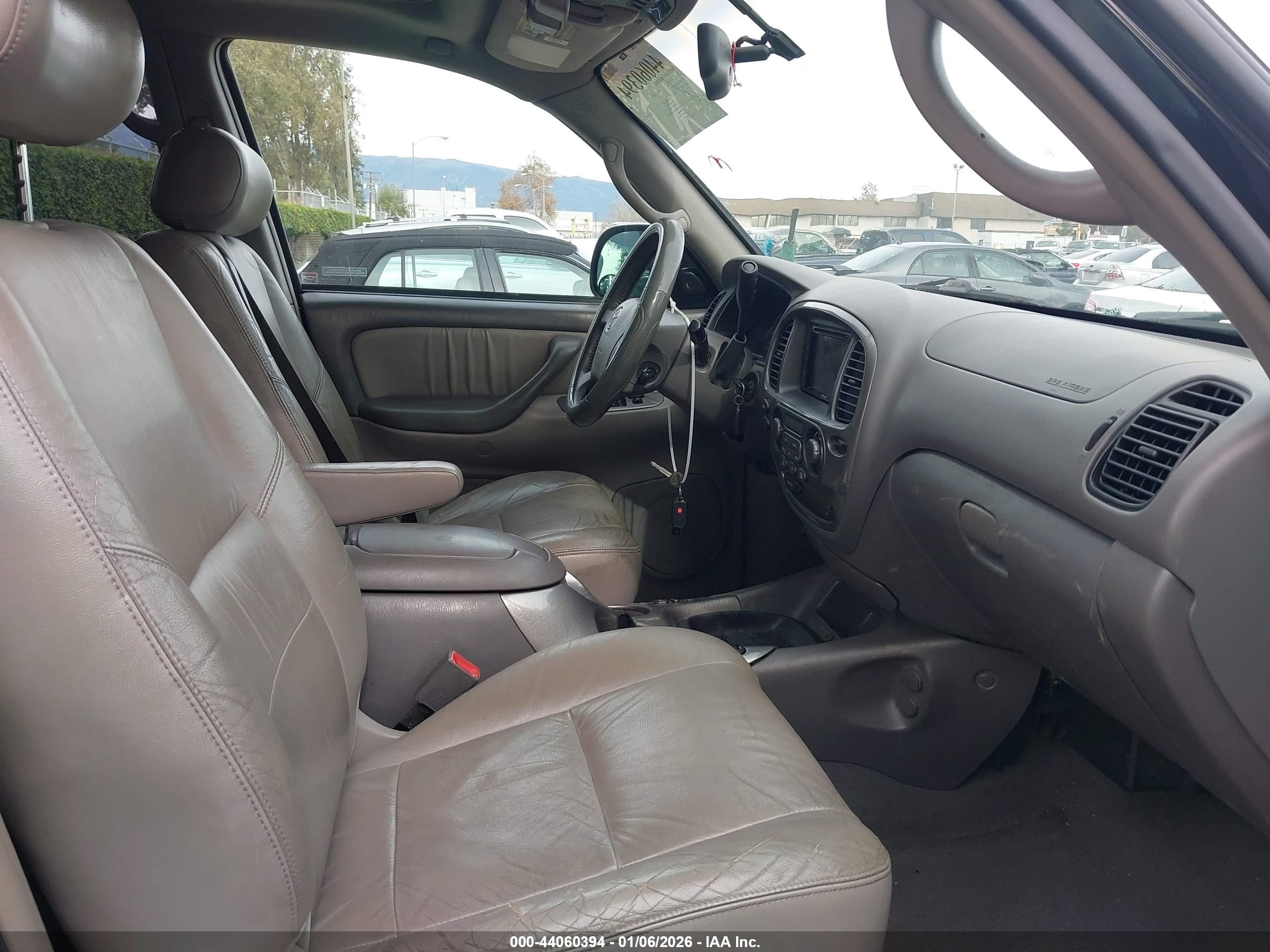TOYOTA SEQUOIA image 5