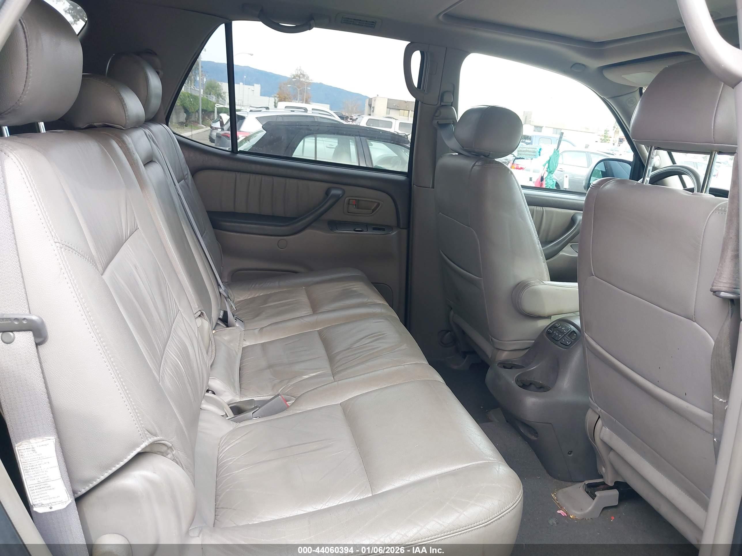 TOYOTA SEQUOIA image 8