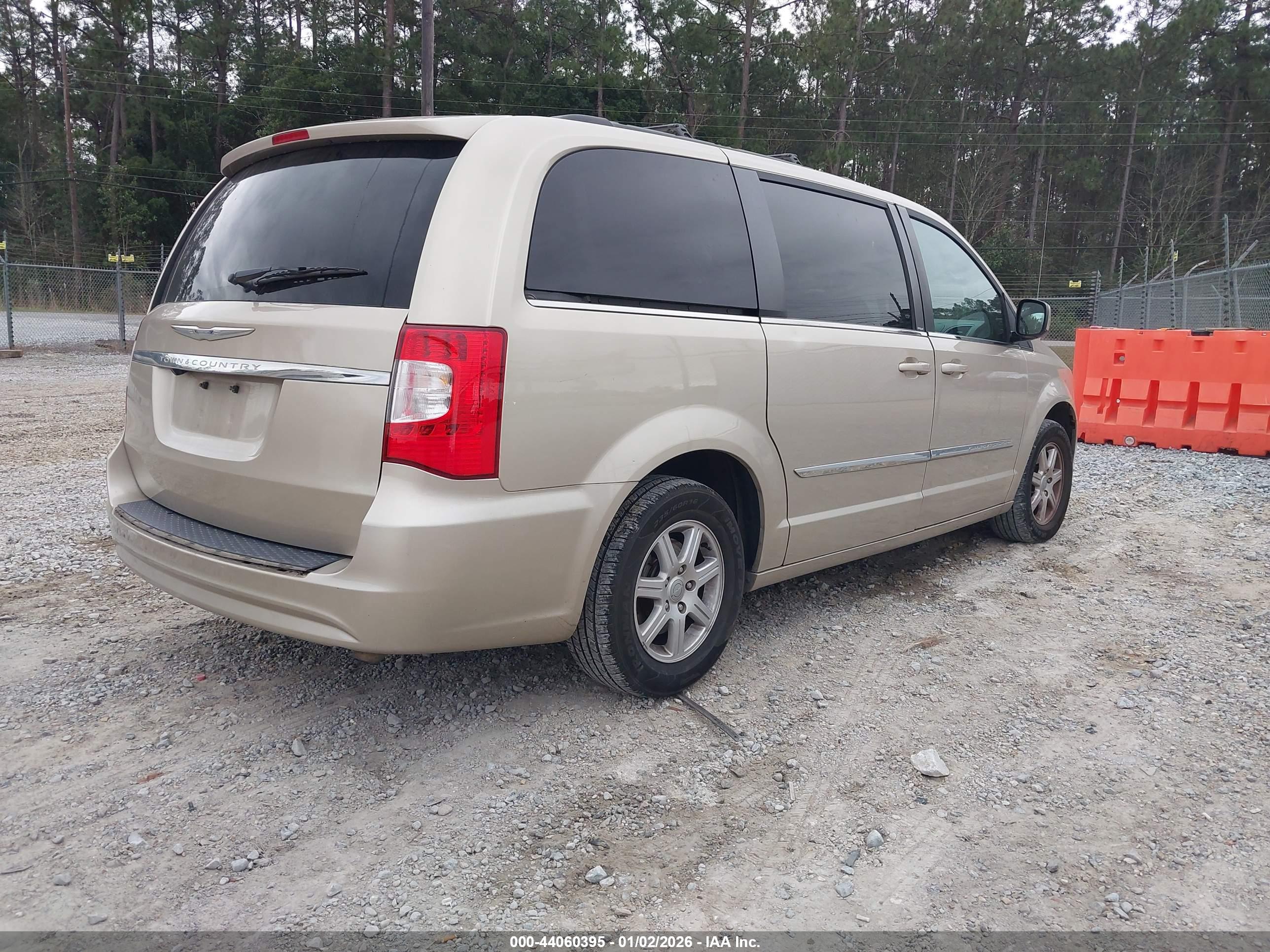 CHRYSLER TOWN image 4