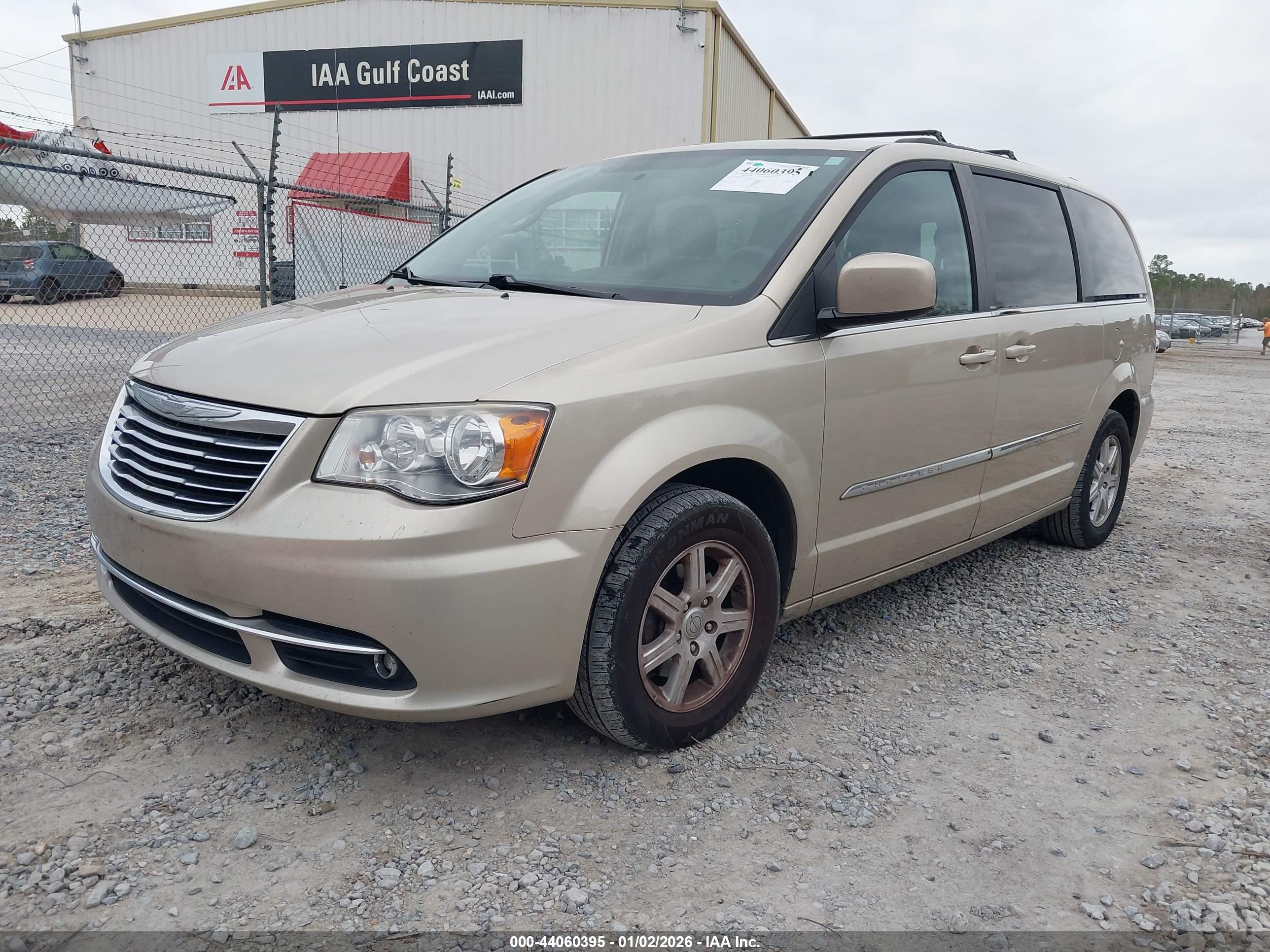 CHRYSLER TOWN image 6
