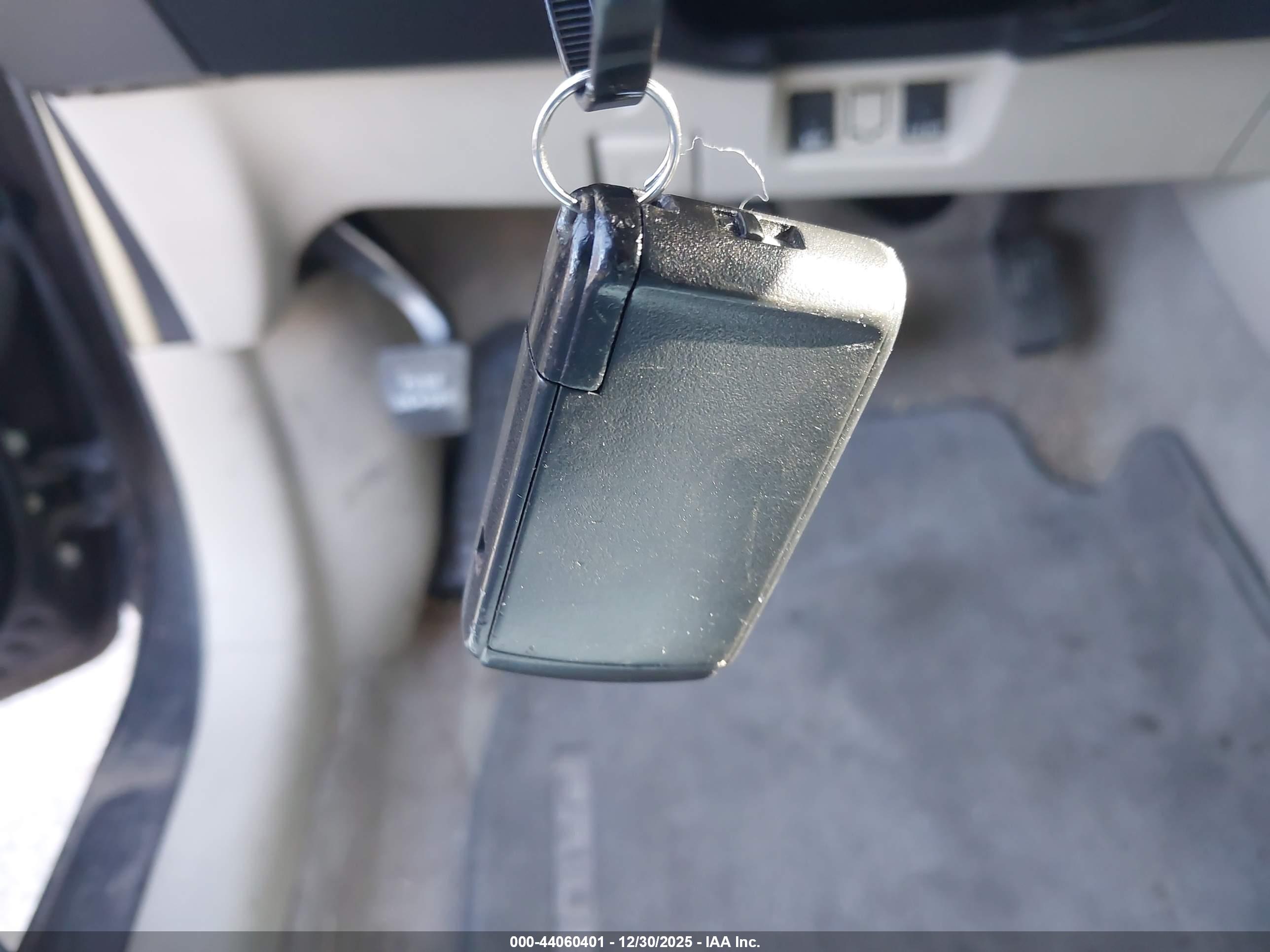TOYOTA PRIUS image 11