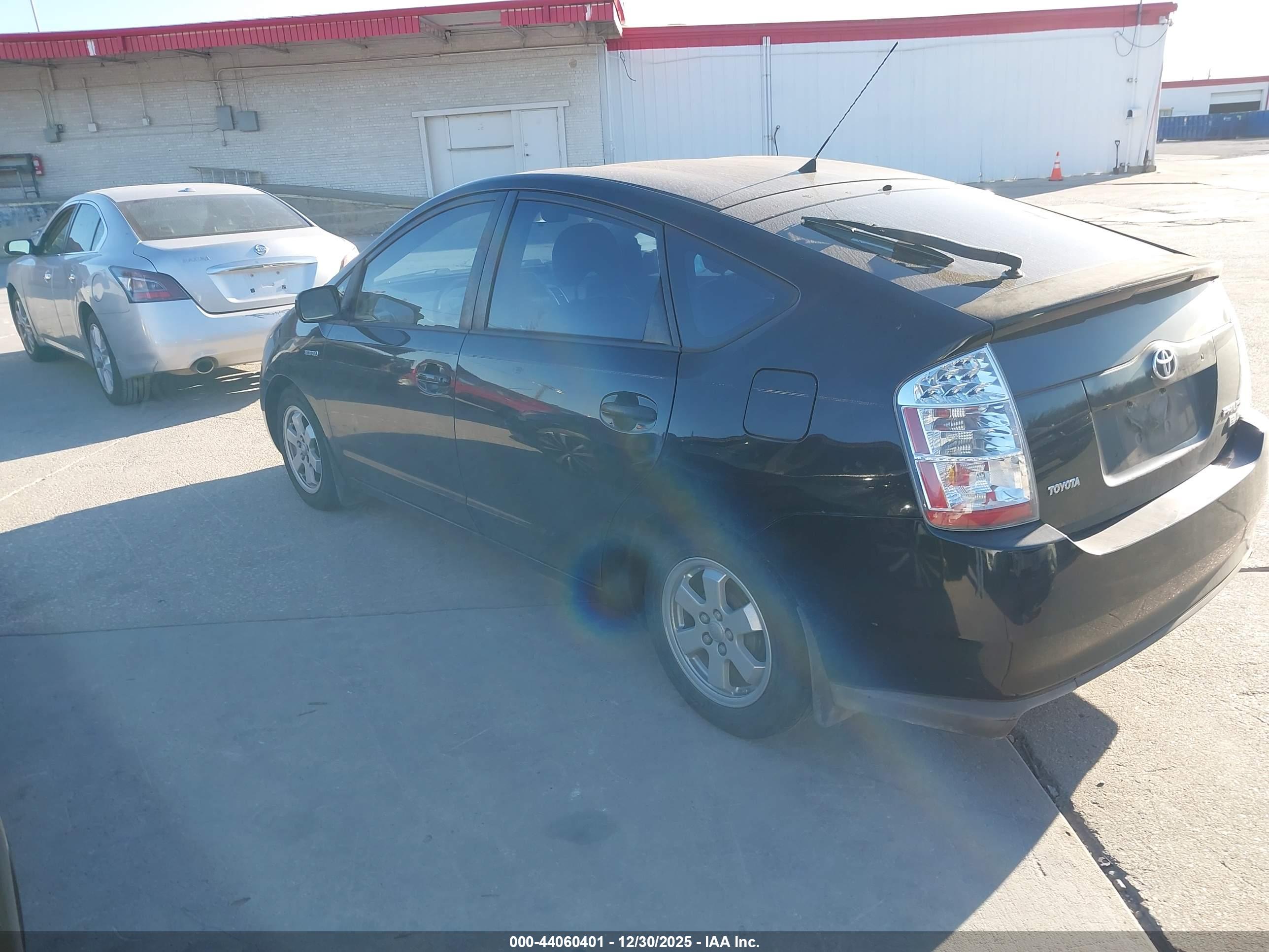 TOYOTA PRIUS image 3