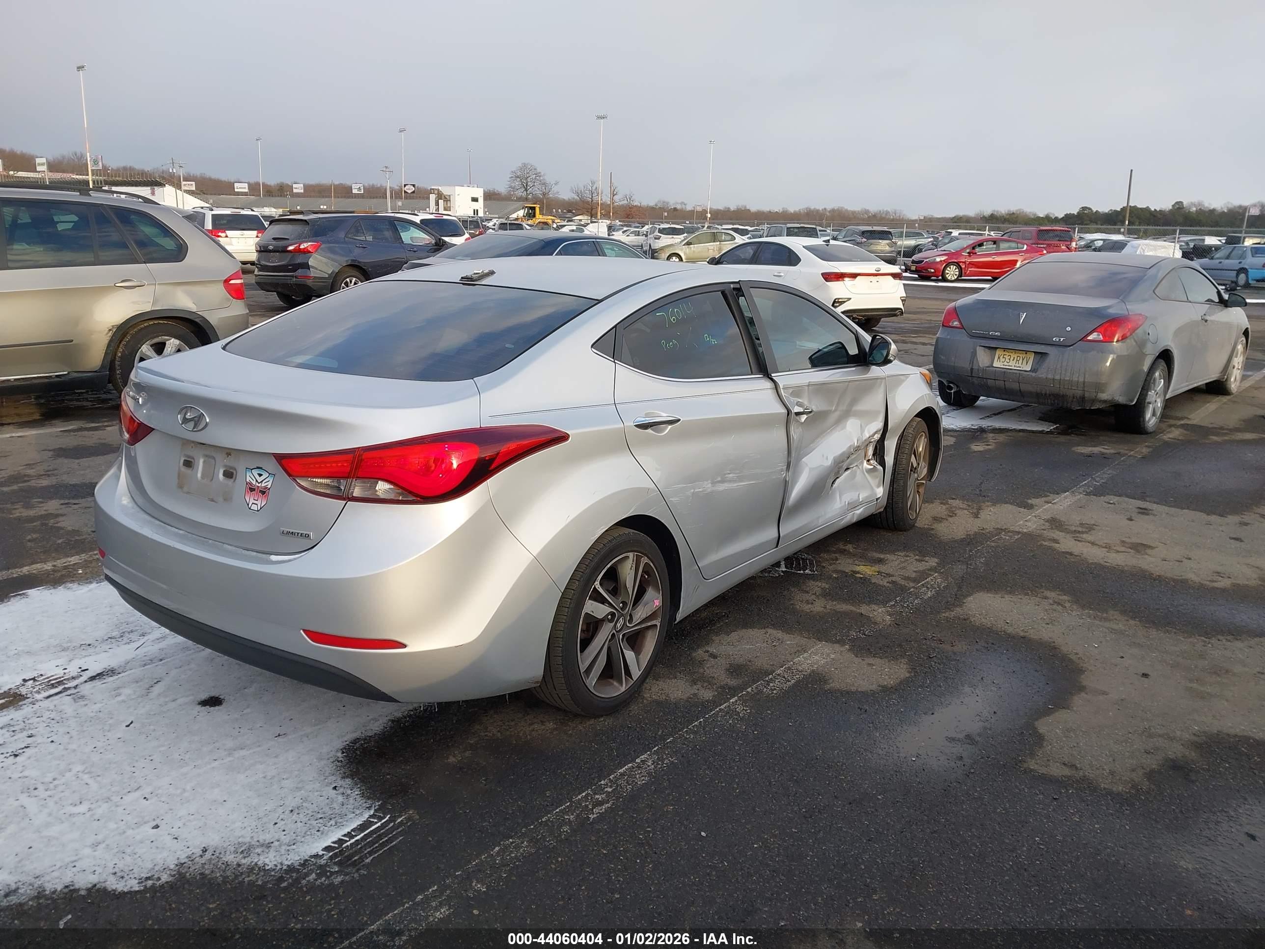 HYUNDAI ELANTRA image 4