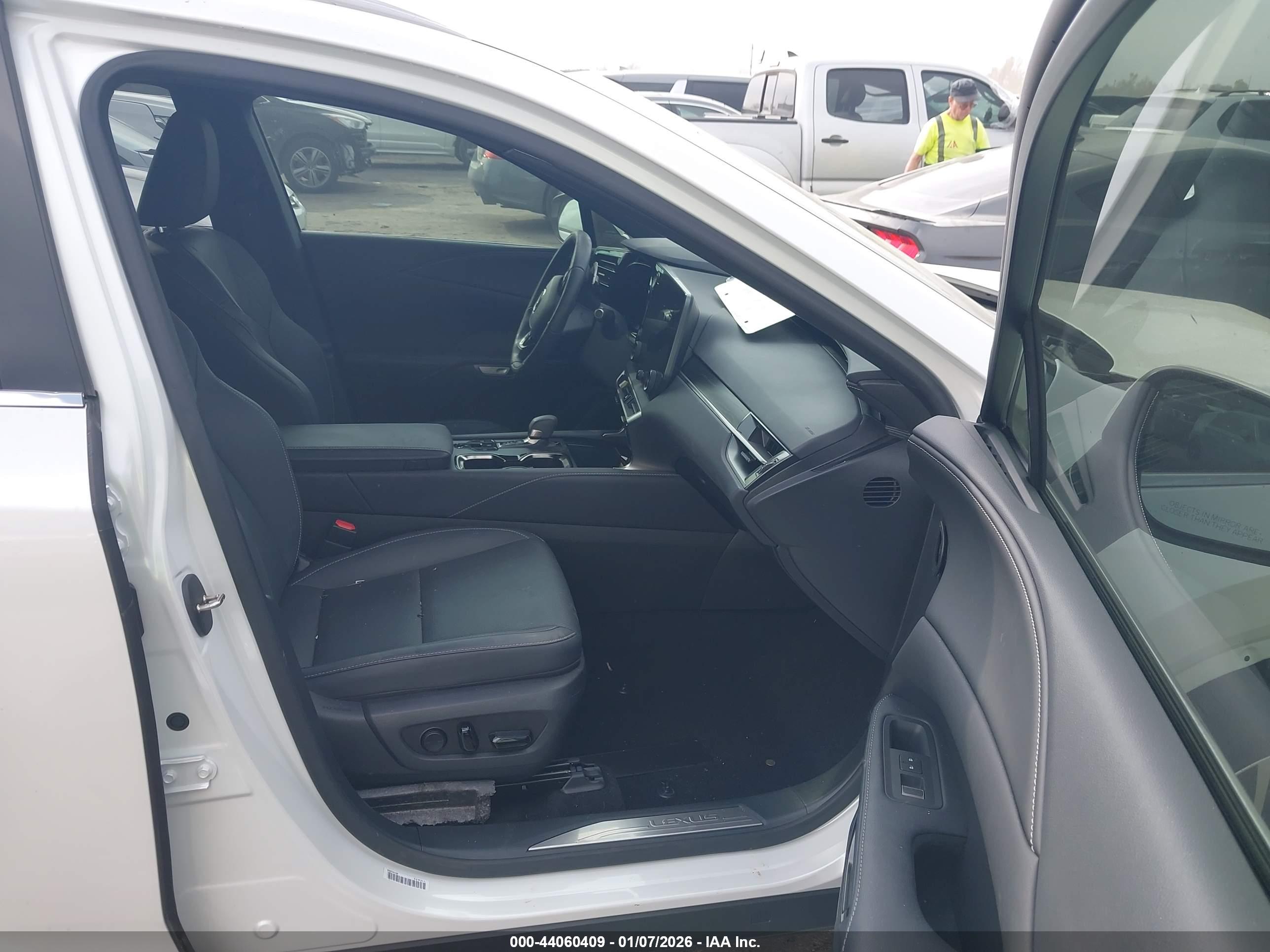 LEXUS RX image 5