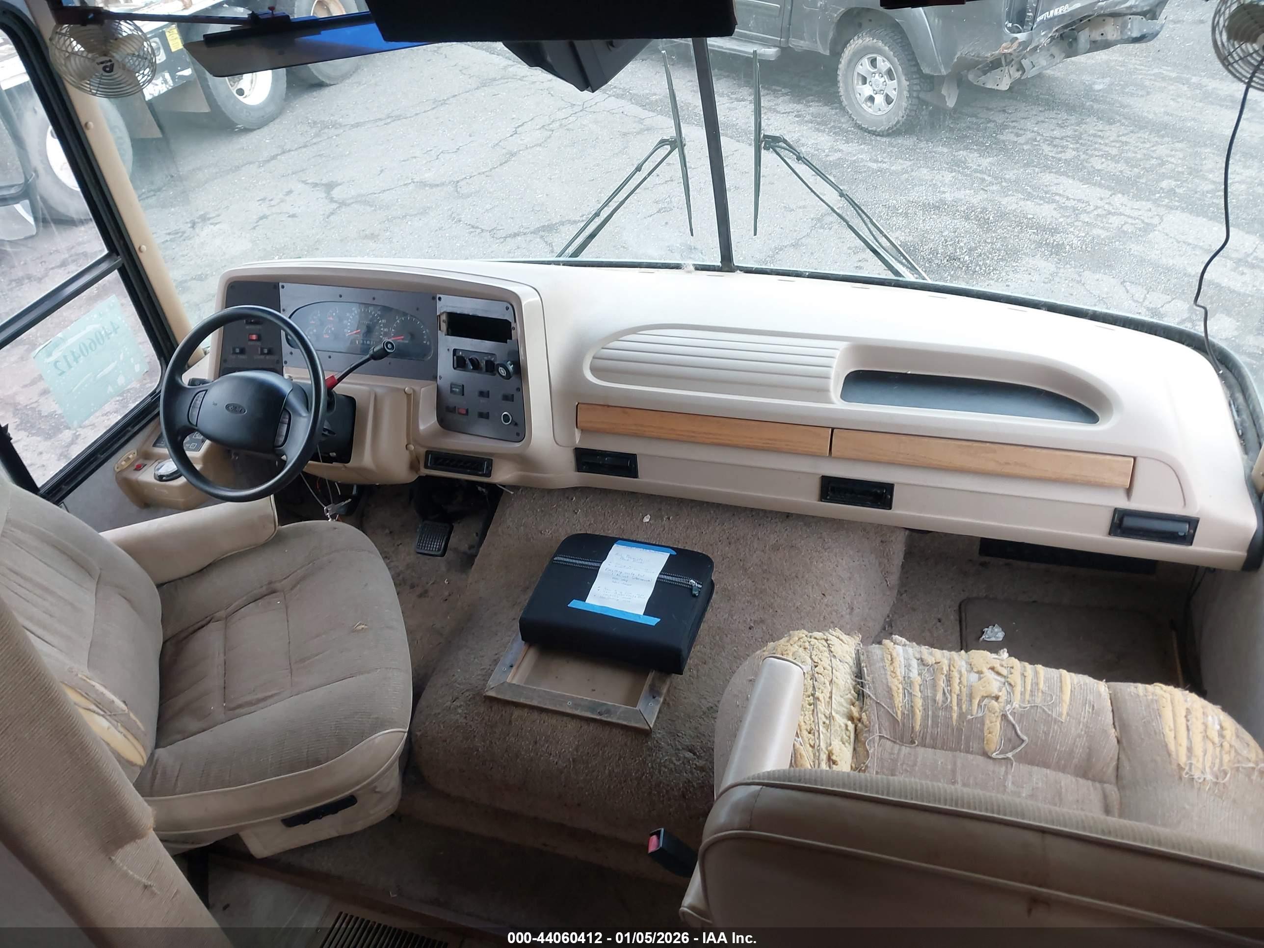 FORD F550 image 5