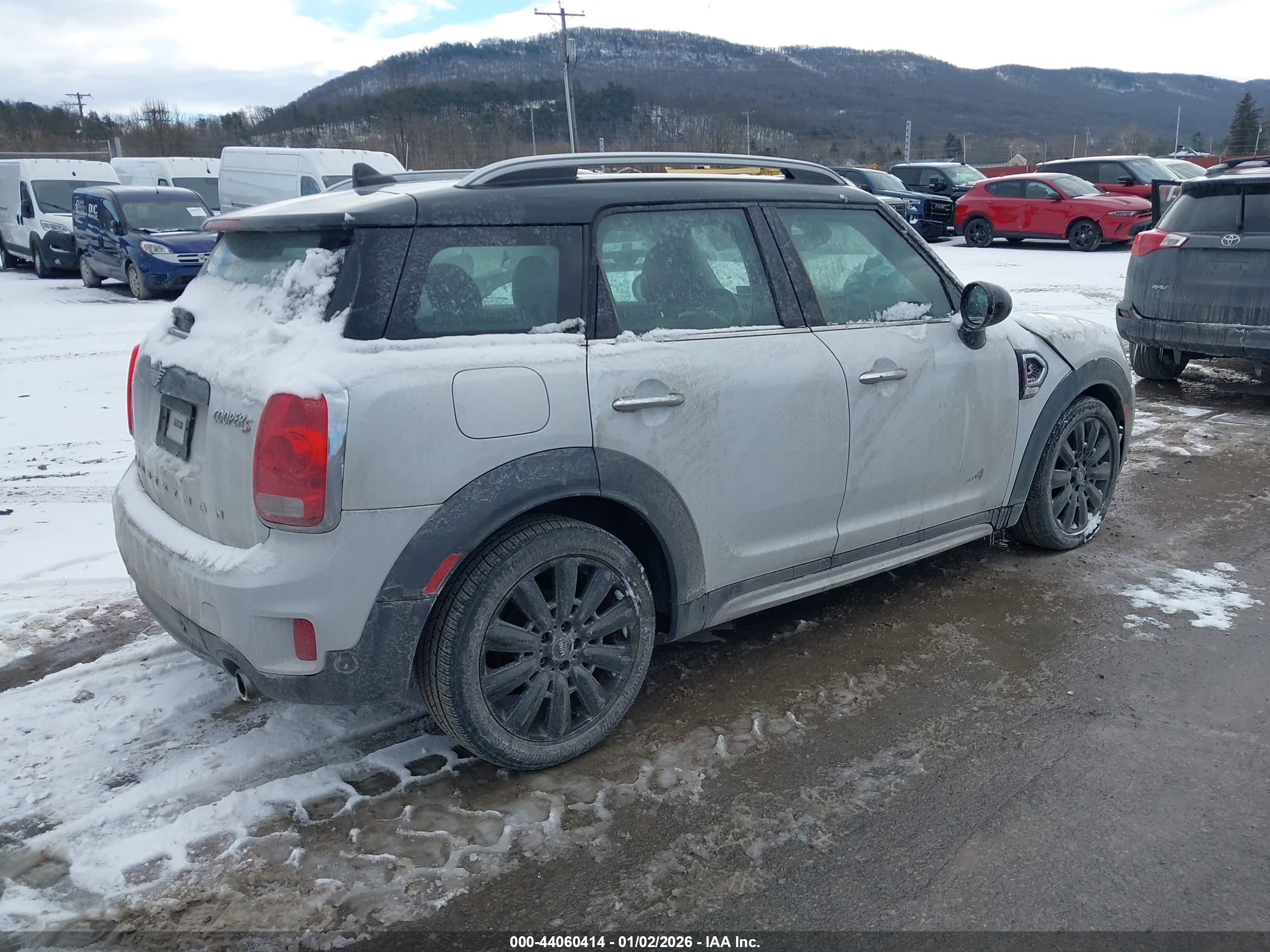 MINI COUNTRYMAN image 4