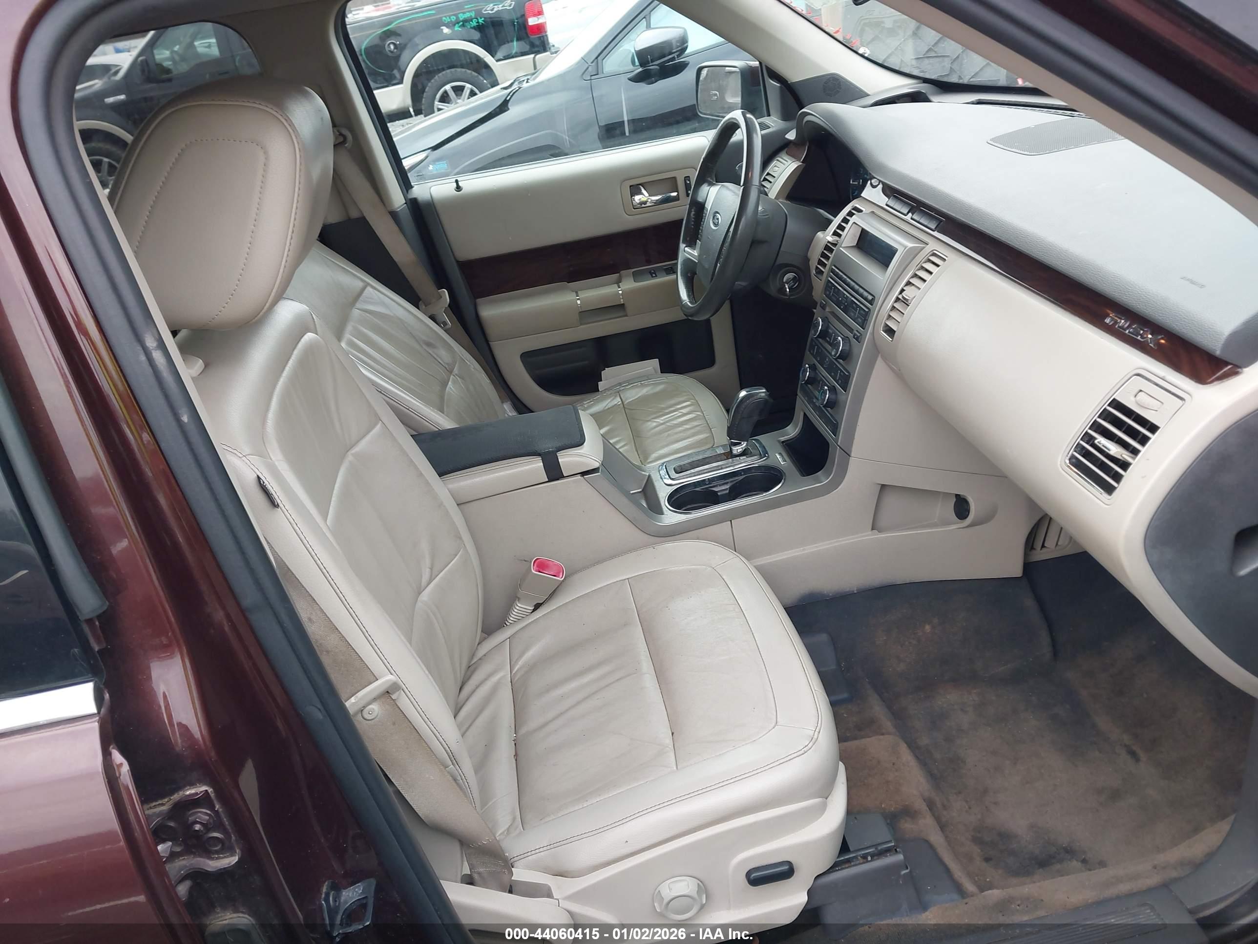 FORD FLEX image 5